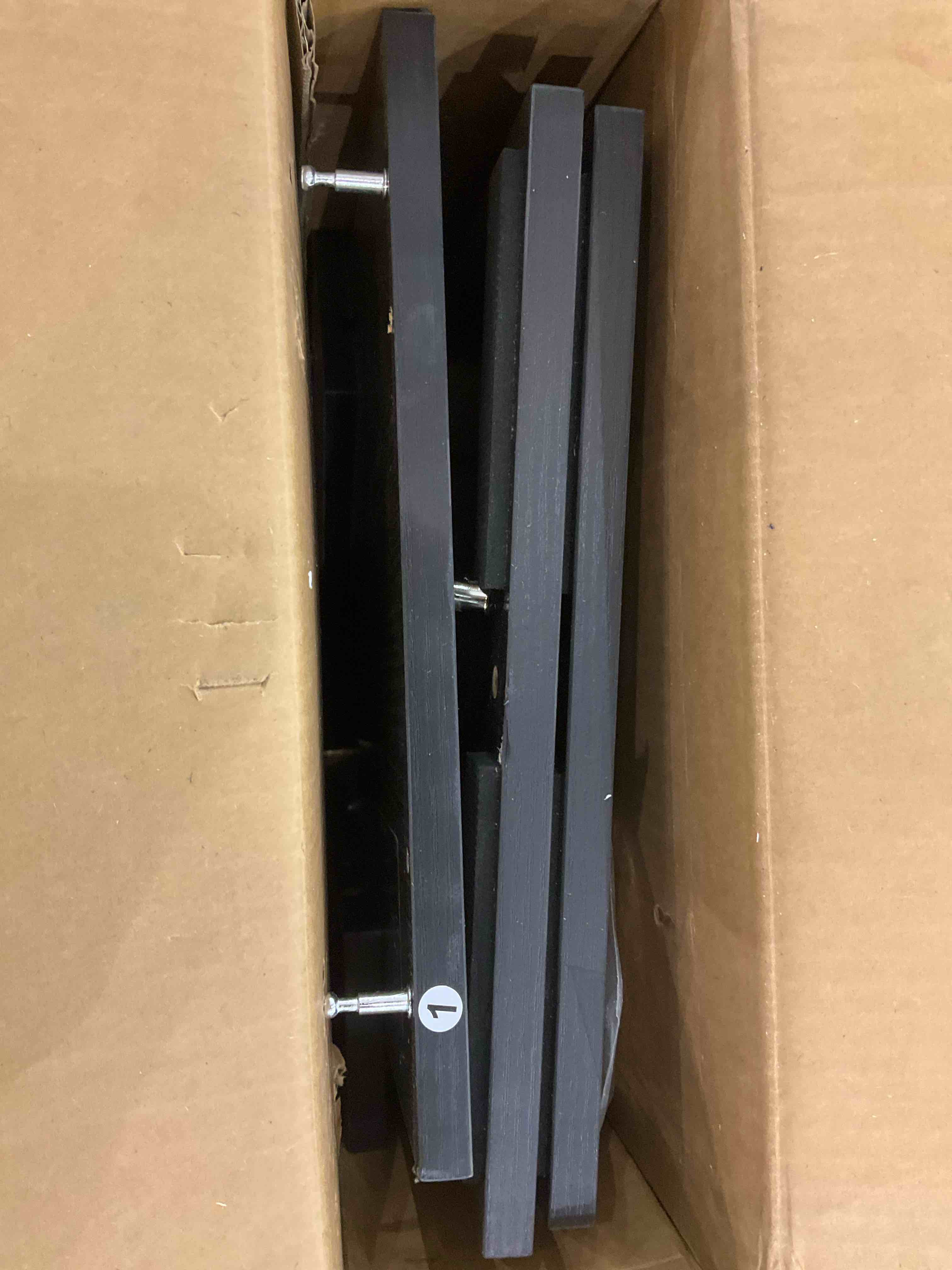 https://s3.amazonaws.com/lotting-images-prod/BargainHunt/EXS01141182_1707835021077.jpeg