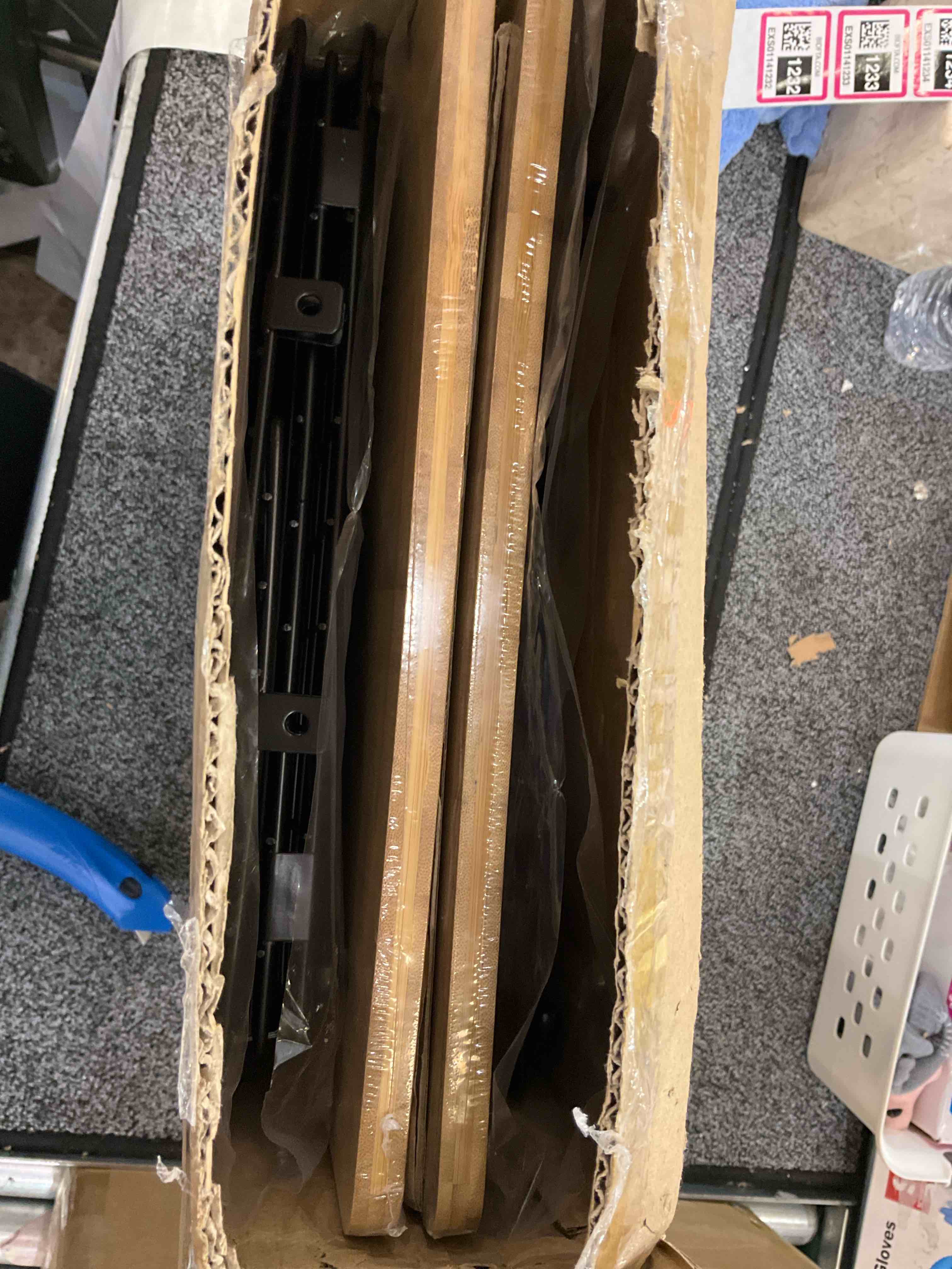 https://s3.amazonaws.com/lotting-images-prod/BargainHunt/EXS01141232_1707849337299.jpeg