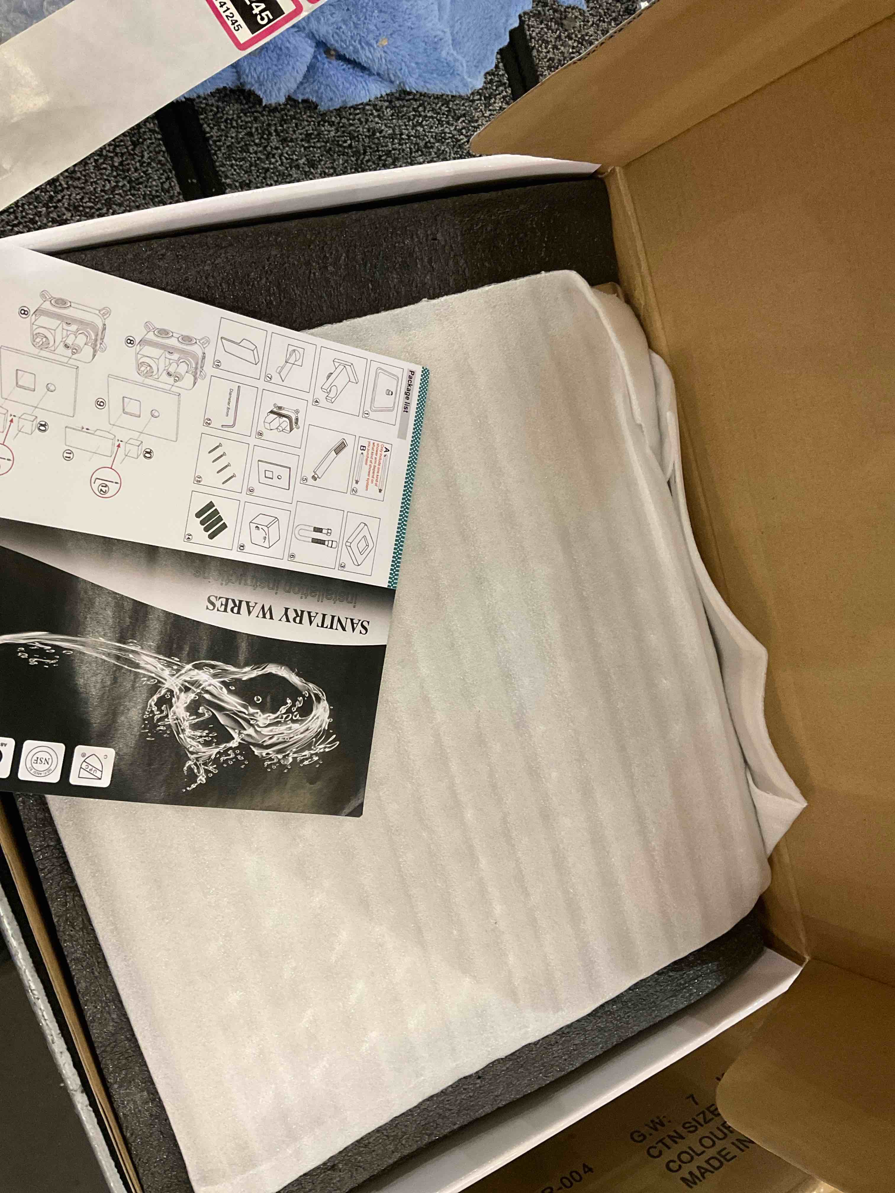 https://s3.amazonaws.com/lotting-images-prod/BargainHunt/EXS01141245_1707853283326.jpeg