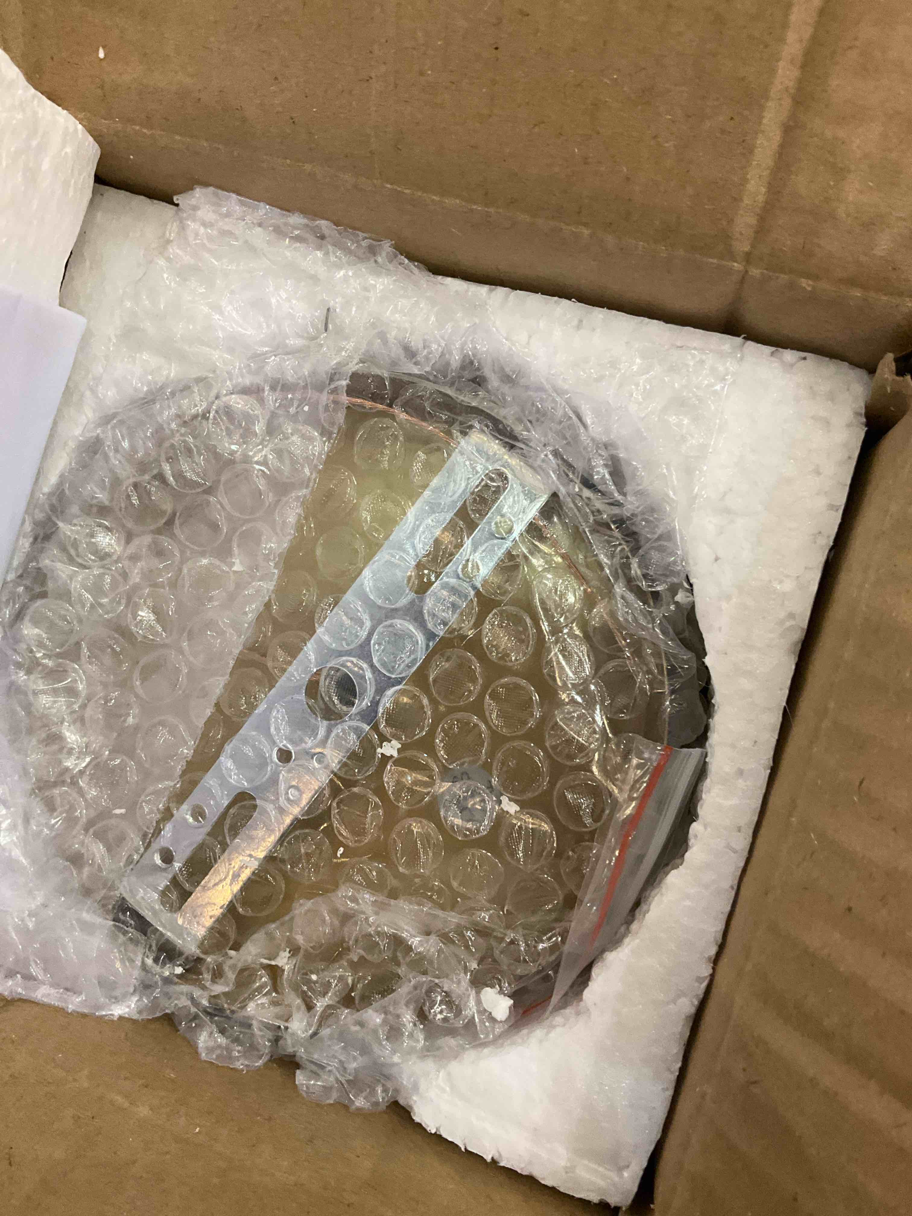 https://s3.amazonaws.com/lotting-images-prod/BargainHunt/EXS01141345_1707933960870.jpeg