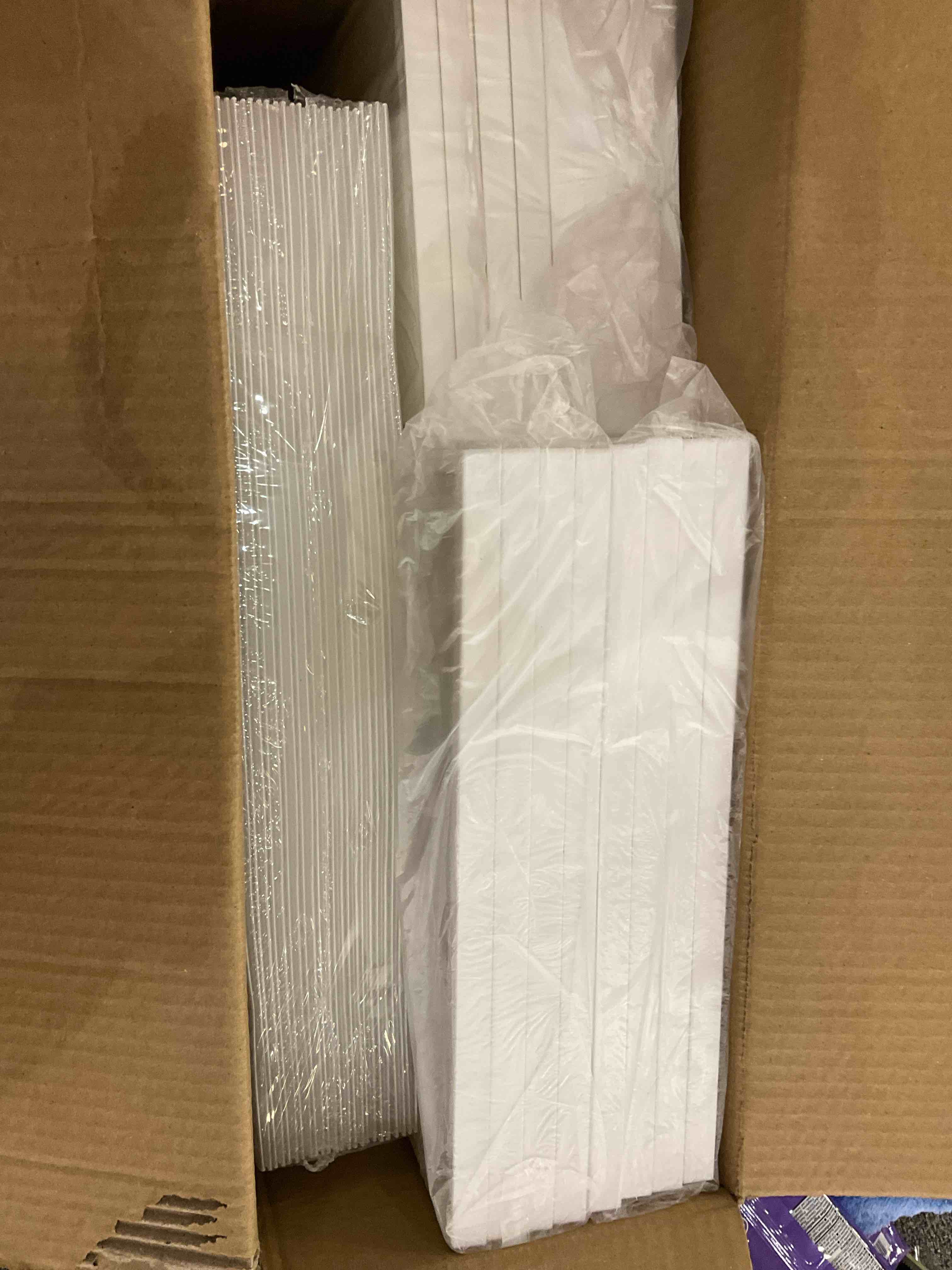 https://s3.amazonaws.com/lotting-images-prod/BargainHunt/EXS01141360_1707935982567.jpeg