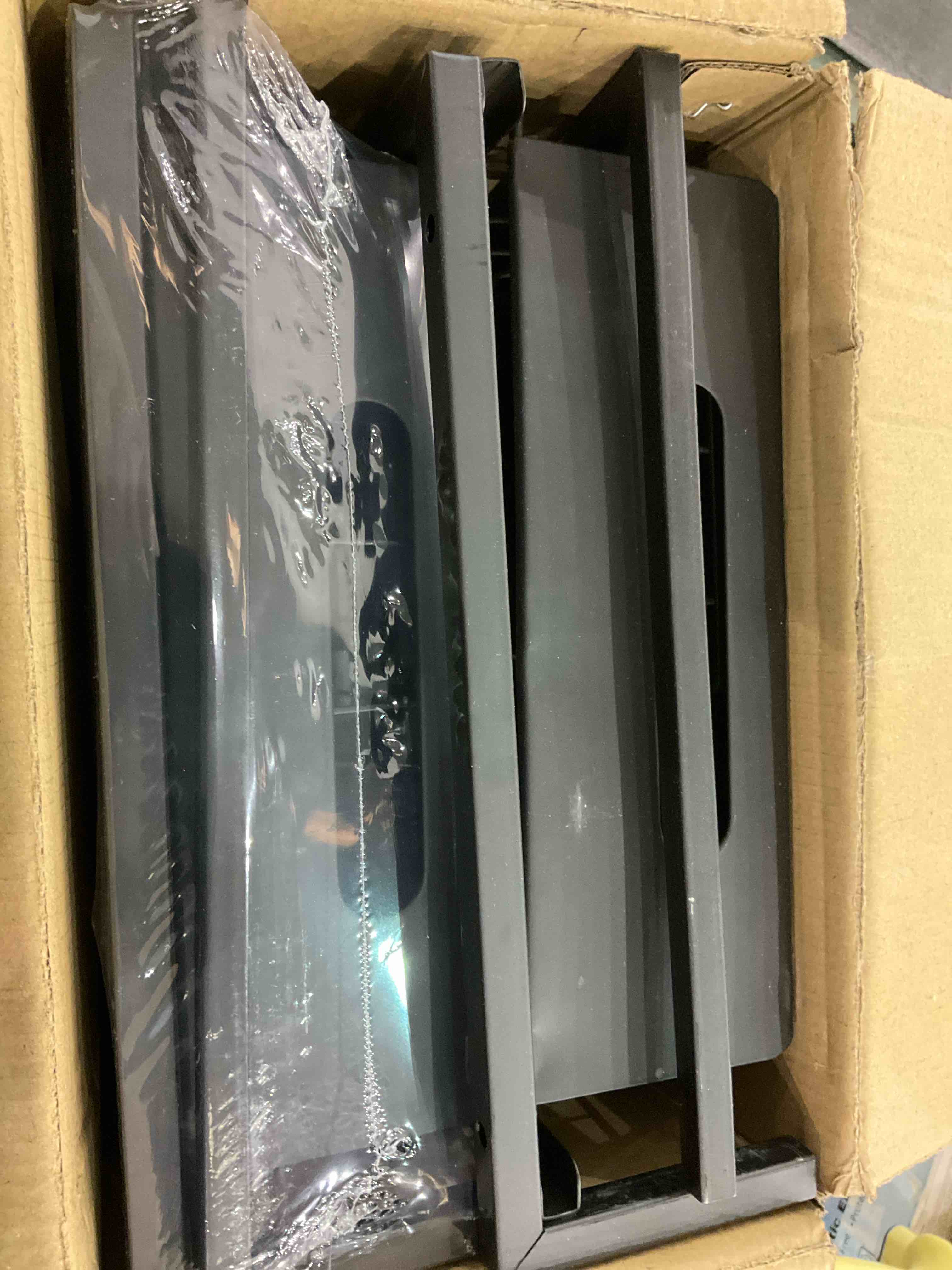 https://s3.amazonaws.com/lotting-images-prod/BargainHunt/EXS01141497_1708089325148.jpeg