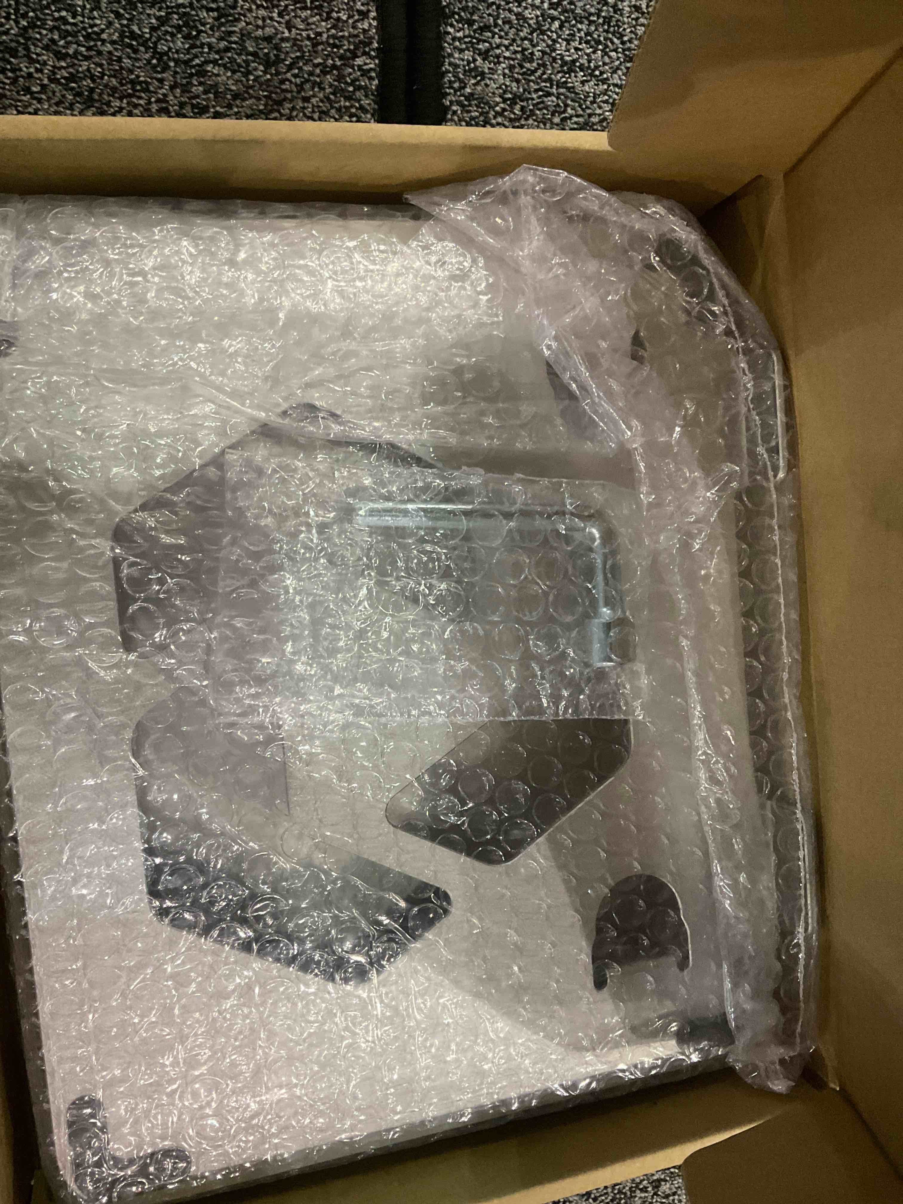 https://s3.amazonaws.com/lotting-images-prod/BargainHunt/EXS01141502_1708603844102.jpeg