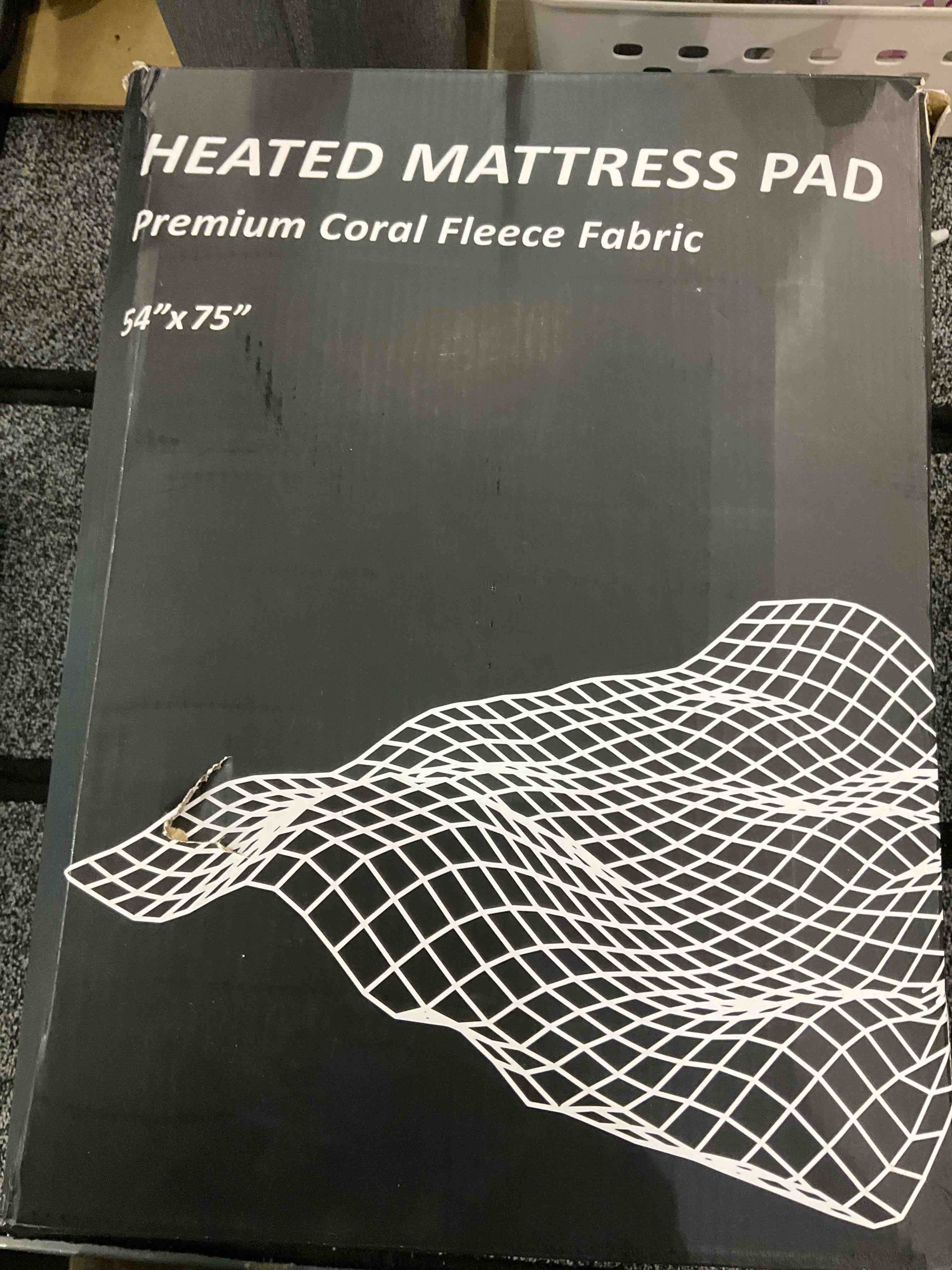 https://s3.amazonaws.com/lotting-images-prod/BargainHunt/EXS01141611_1708630406203.jpeg