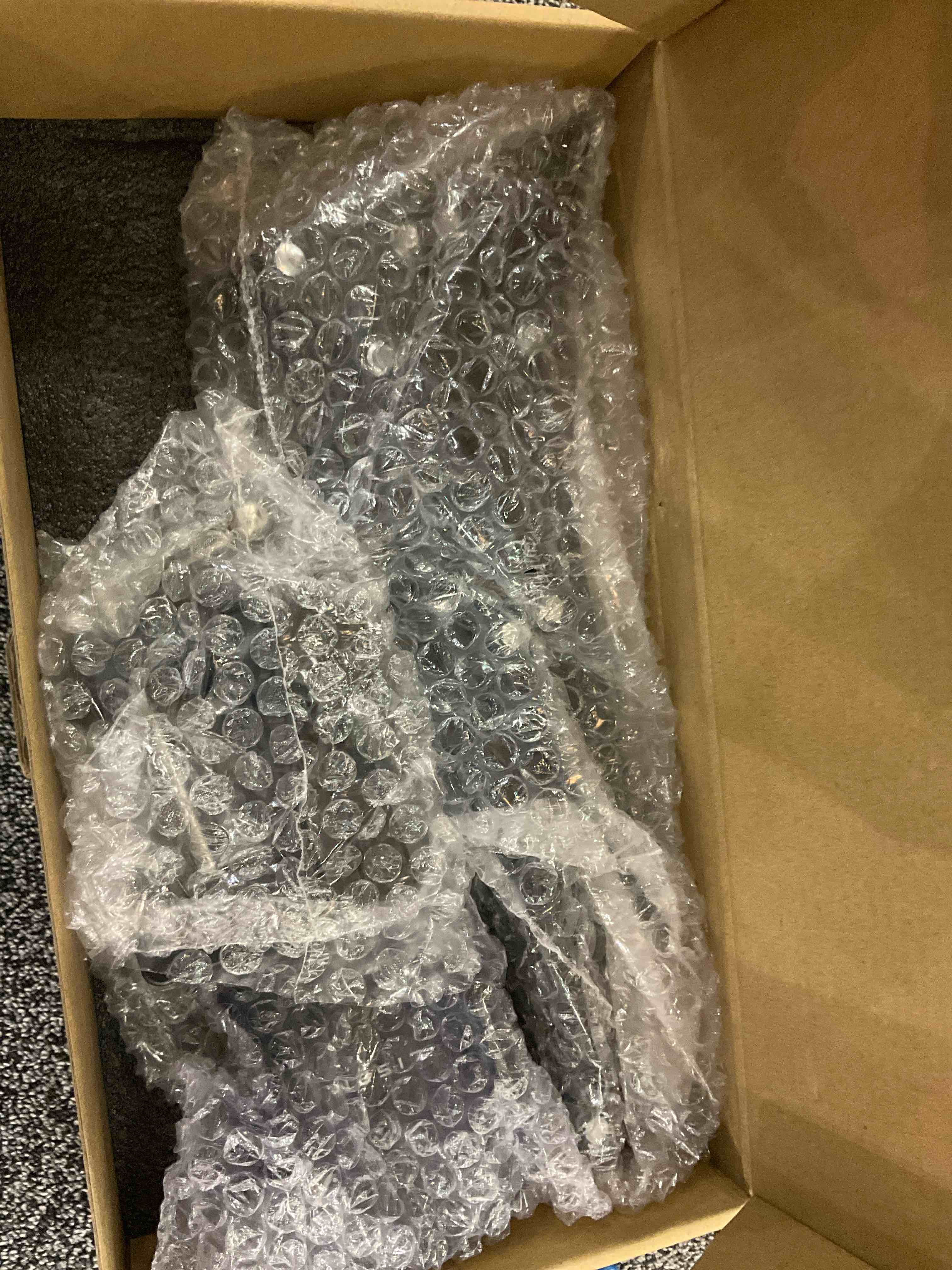 https://s3.amazonaws.com/lotting-images-prod/BargainHunt/EXS01141787_1709045313348.jpeg
