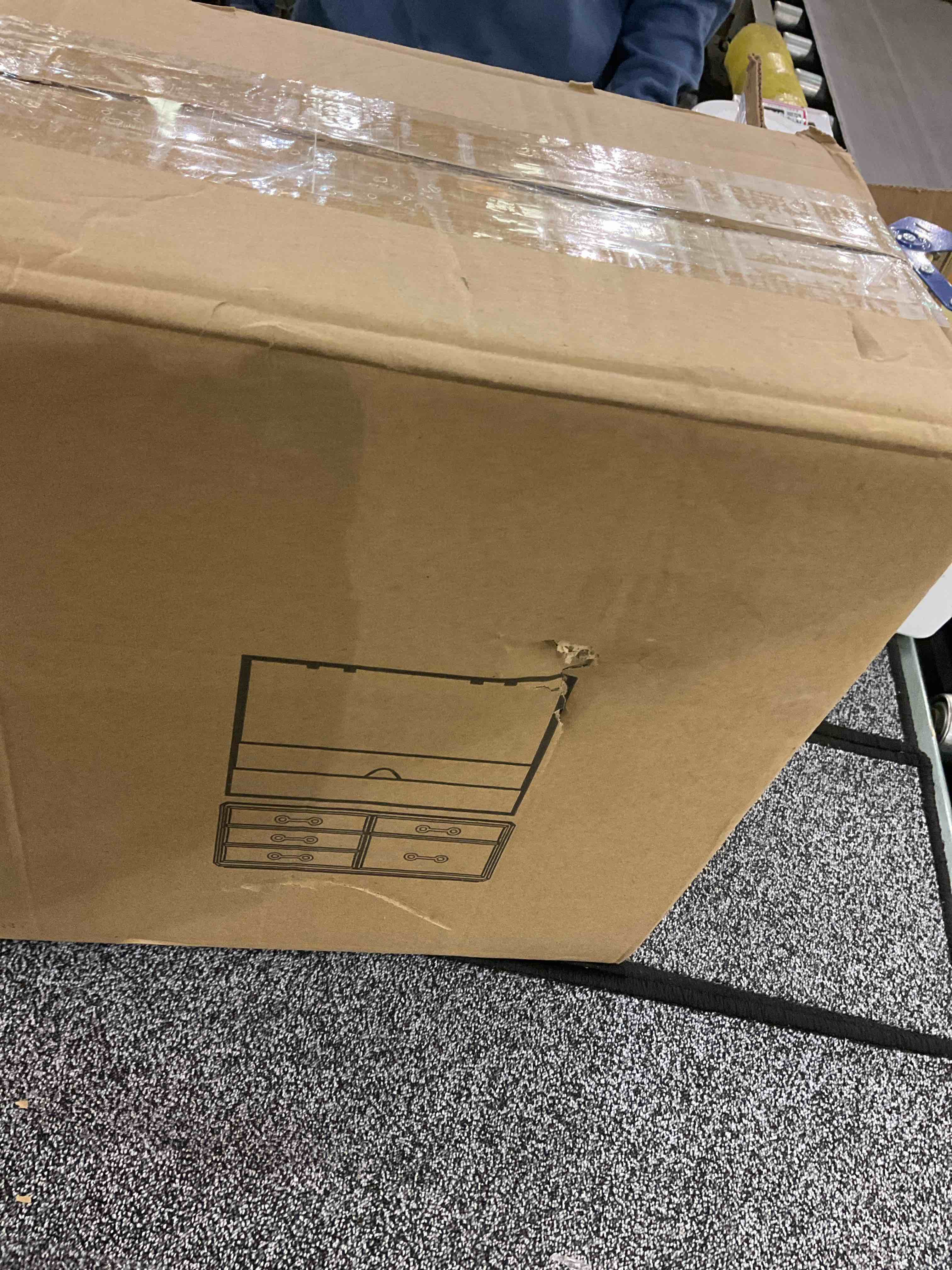 https://s3.amazonaws.com/lotting-images-prod/BargainHunt/EXS01141803_1709046926222.jpeg