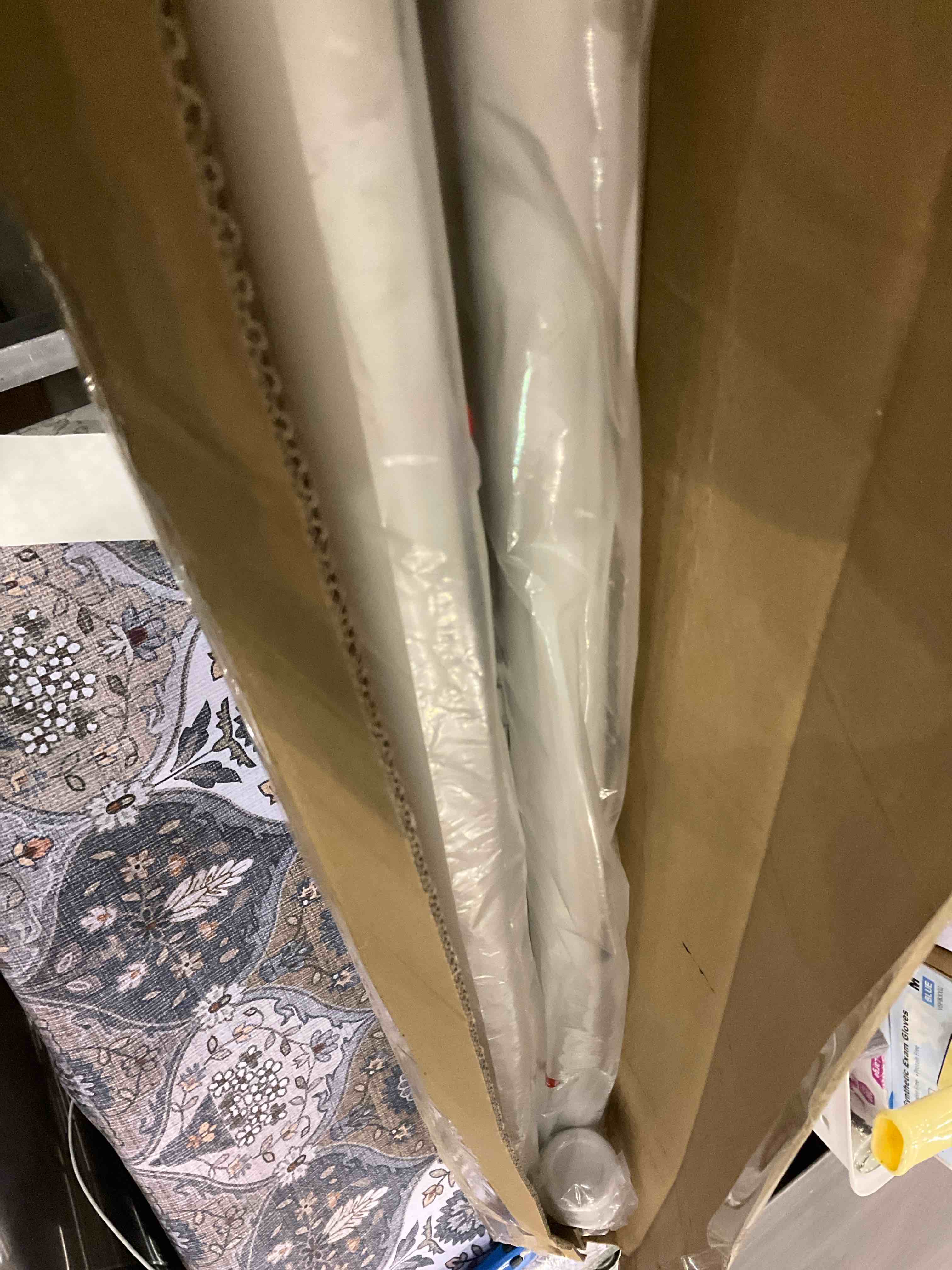 https://s3.amazonaws.com/lotting-images-prod/BargainHunt/EXS01141893_1709125369983.jpeg