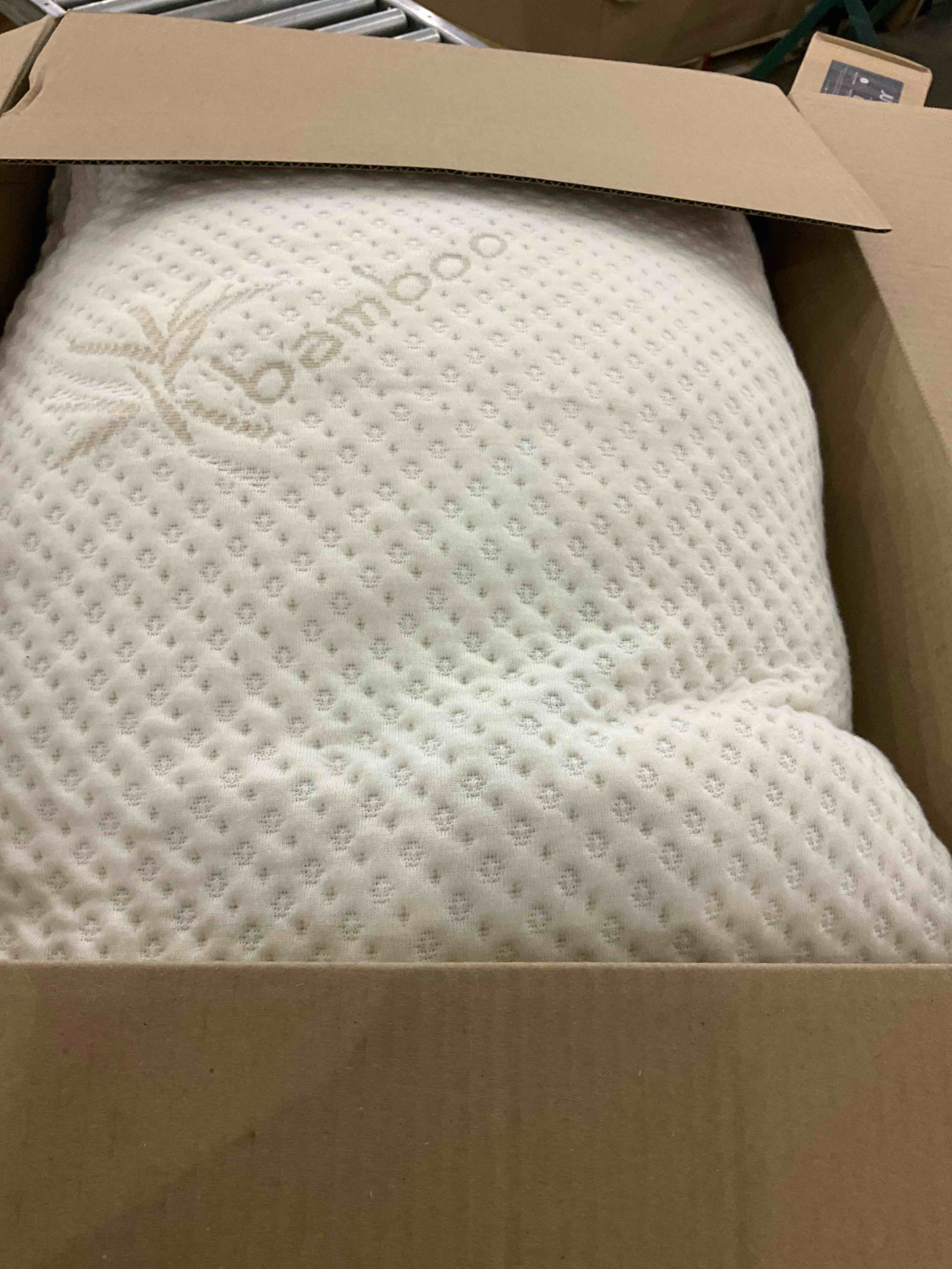 https://s3.amazonaws.com/lotting-images-prod/BargainHunt/EXS01141894_1709125789664.jpeg