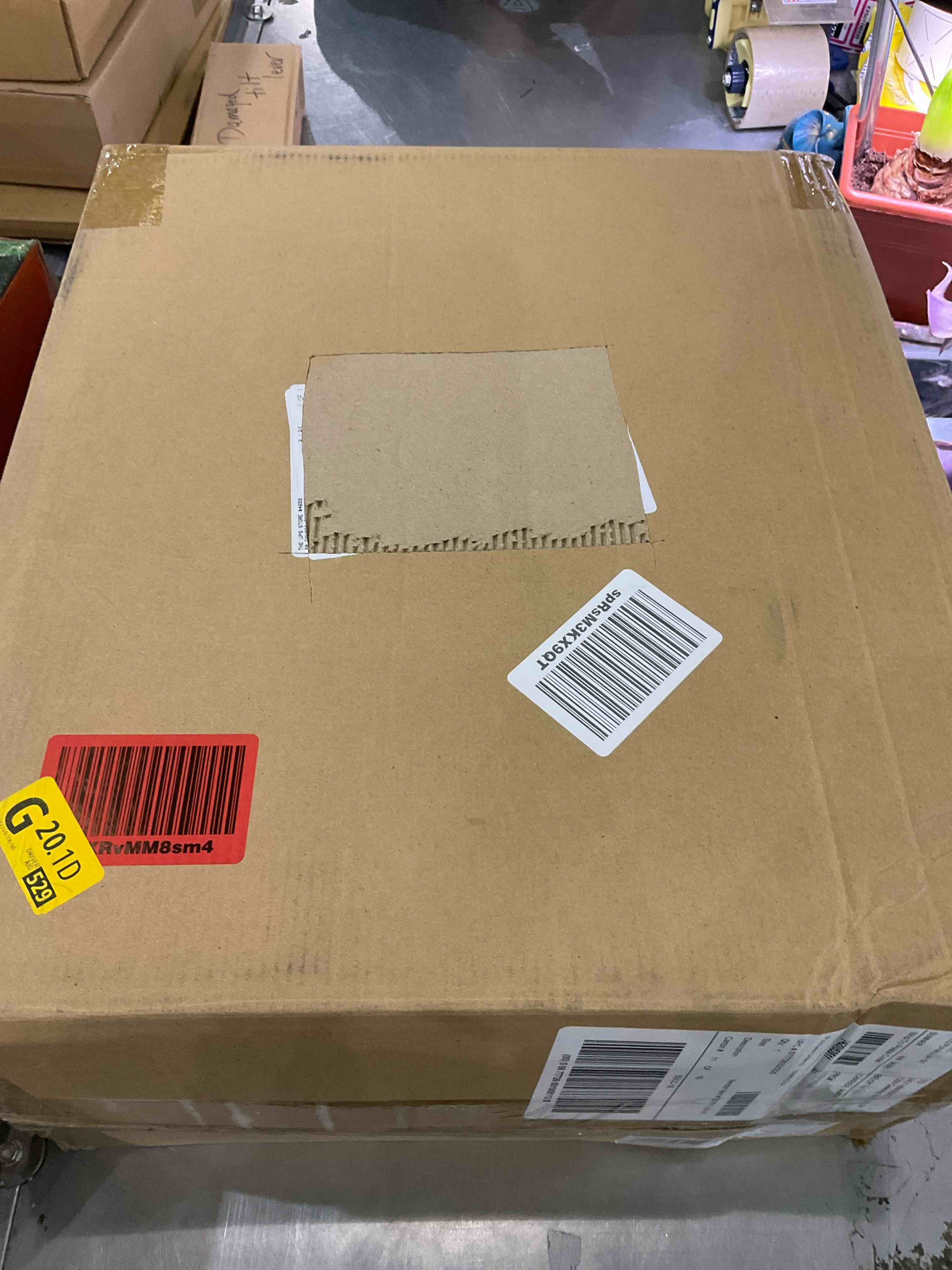 https://s3.amazonaws.com/lotting-images-prod/BargainHunt/EXS01142071_1707753140864.jpeg