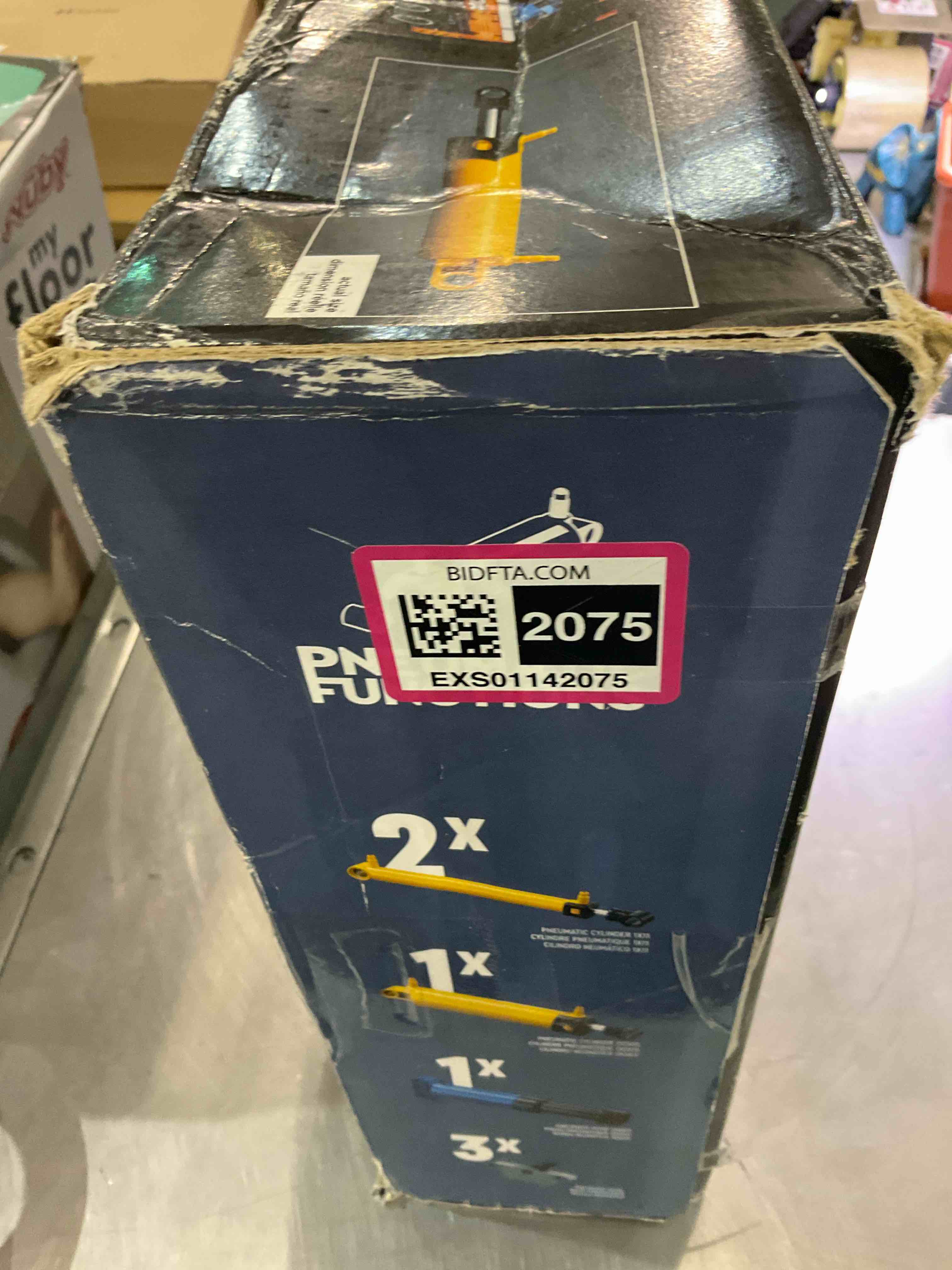 https://s3.amazonaws.com/lotting-images-prod/BargainHunt/EXS01142075_1707753588361.jpeg