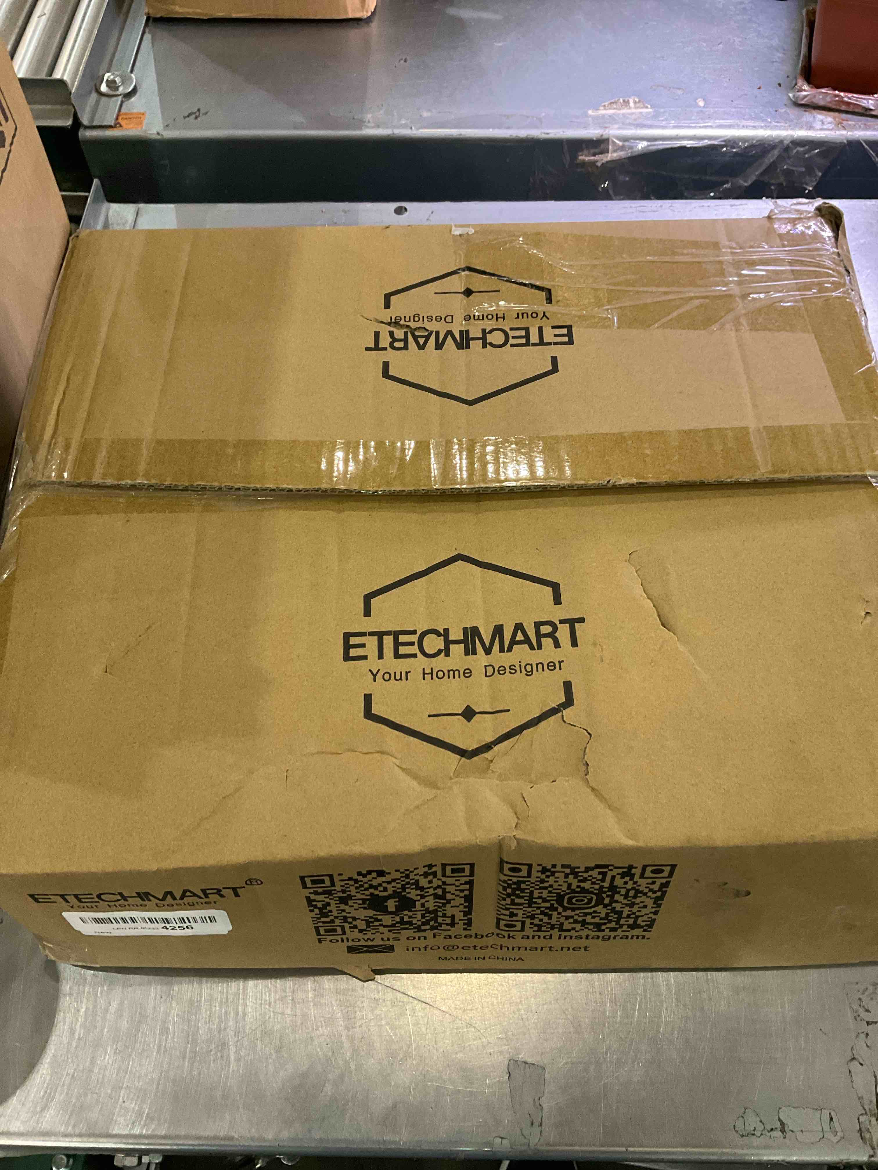 https://s3.amazonaws.com/lotting-images-prod/BargainHunt/EXS01142097_1707755418272.jpeg