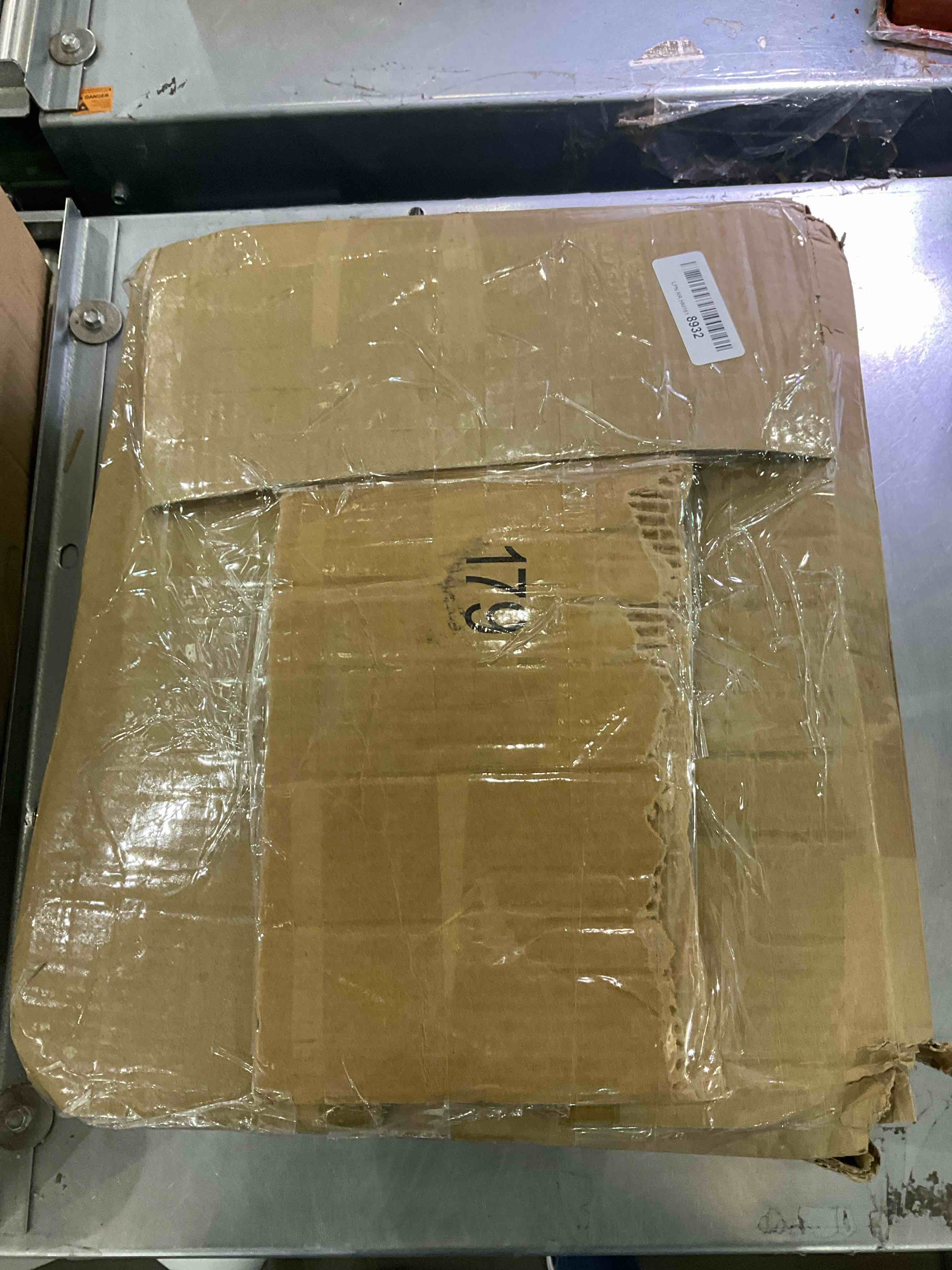 https://s3.amazonaws.com/lotting-images-prod/BargainHunt/EXS01142098_1707755459375.jpeg