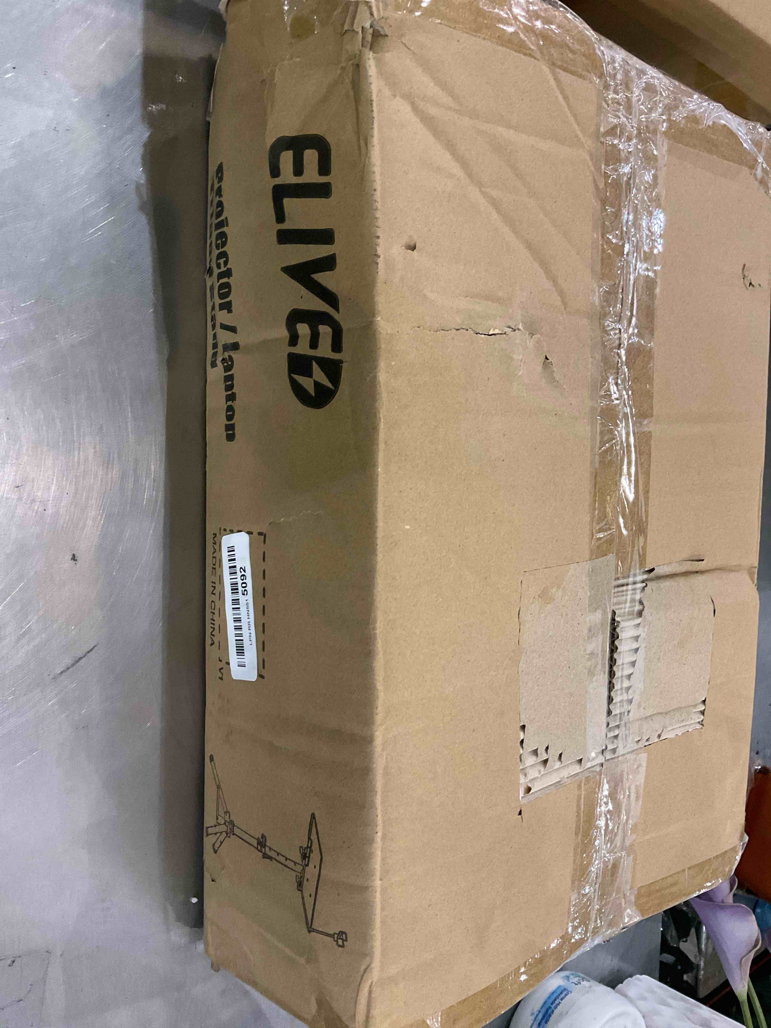 https://s3.amazonaws.com/lotting-images-prod/BargainHunt/EXS01142126_1707761123713.jpeg