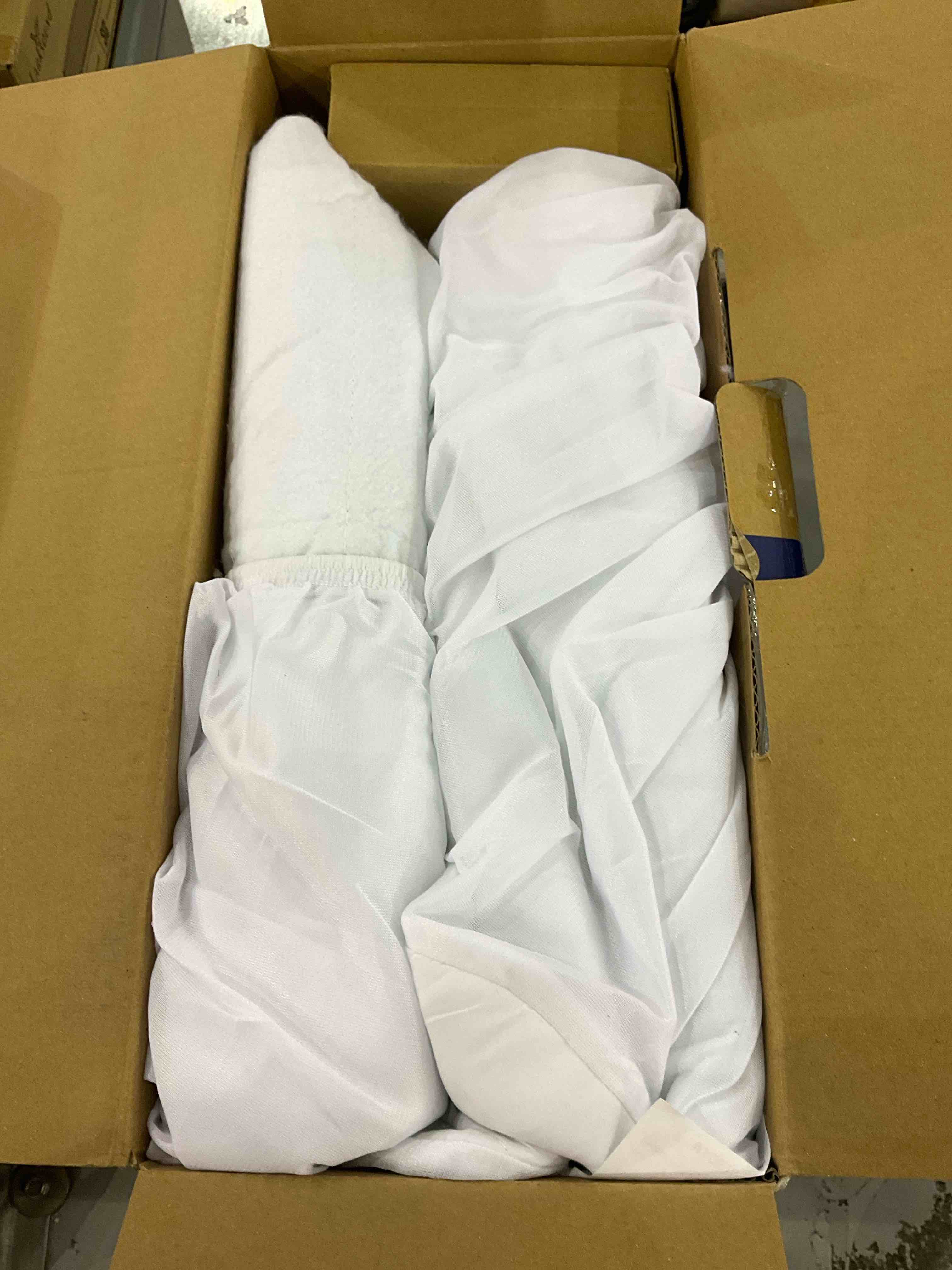 https://s3.amazonaws.com/lotting-images-prod/BargainHunt/EXS01142350_1707912792345.jpeg