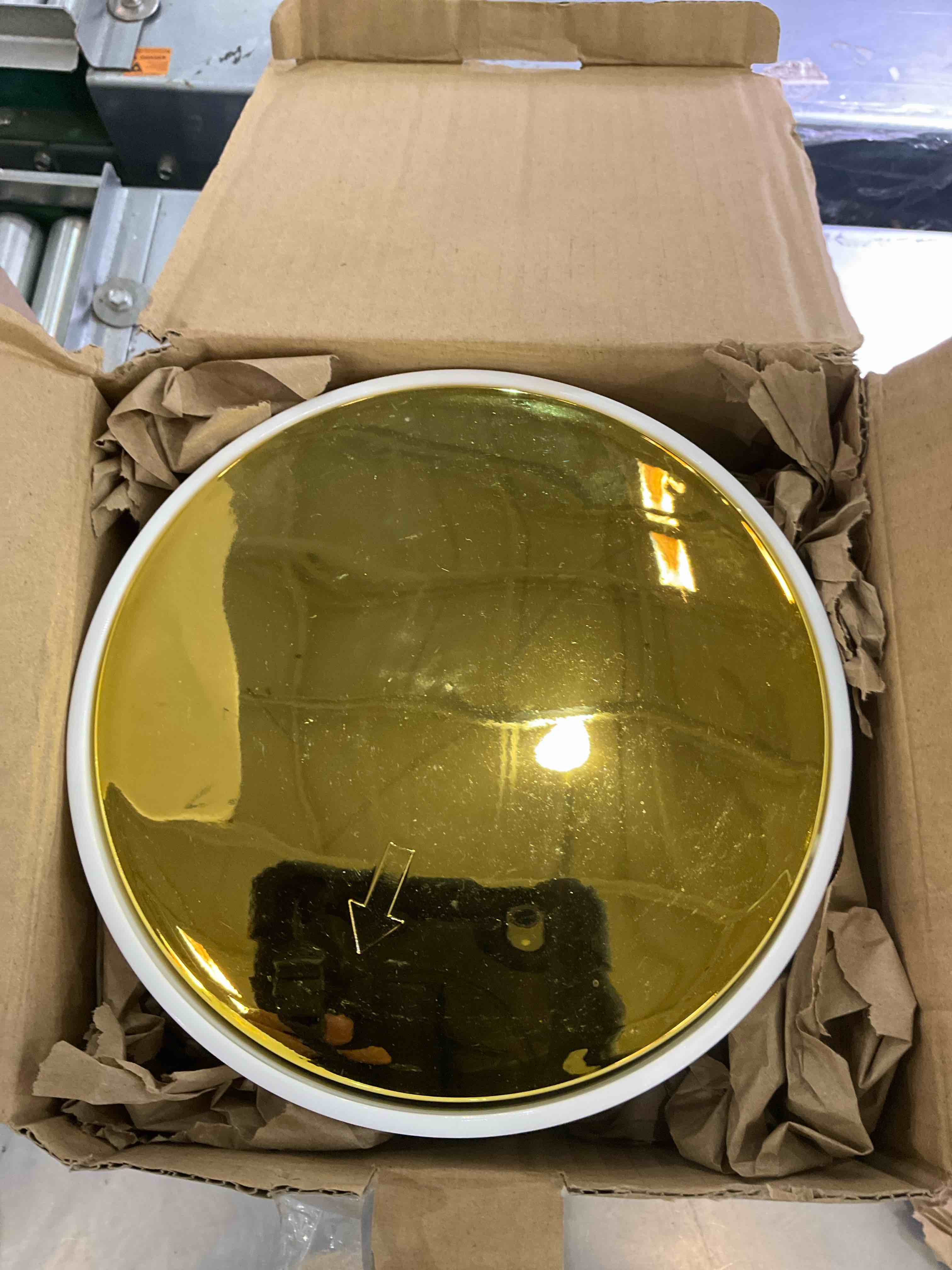 https://s3.amazonaws.com/lotting-images-prod/BargainHunt/EXS01142439_1707923772441.jpeg