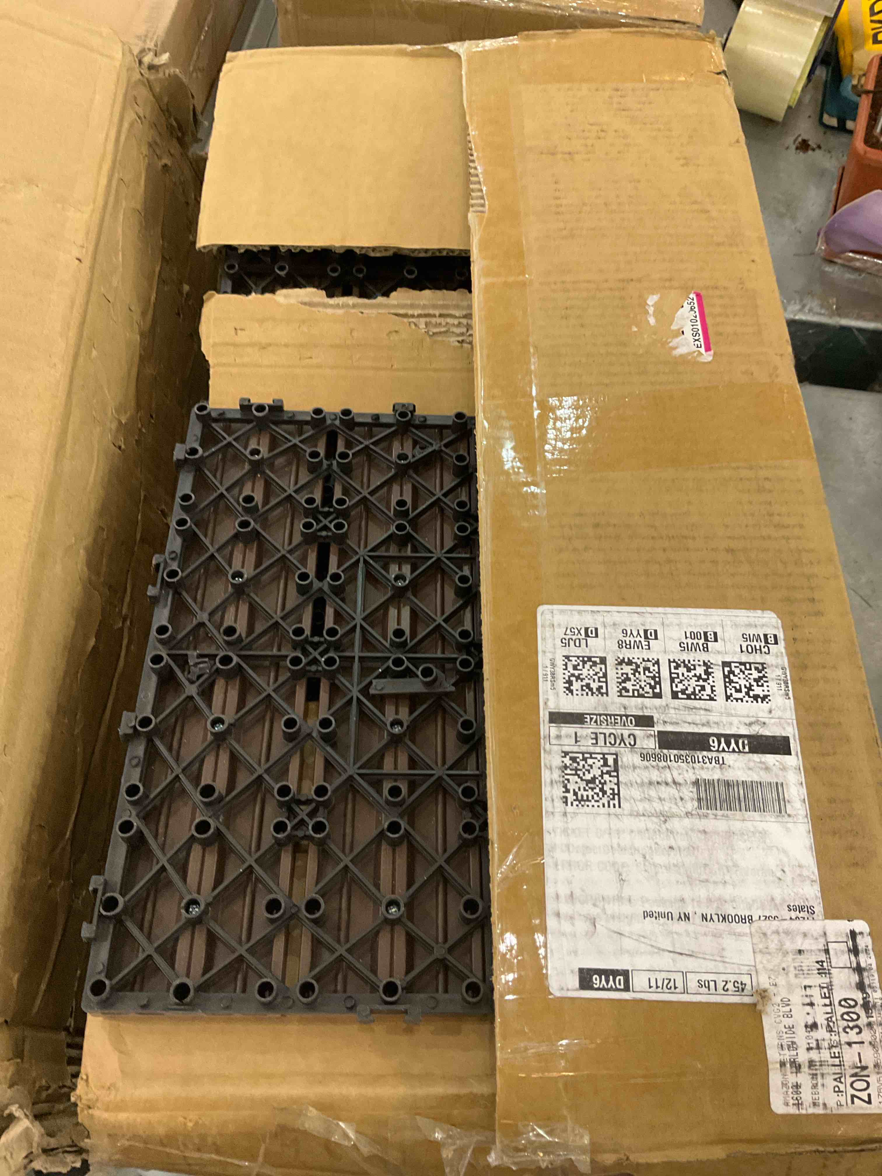 https://s3.amazonaws.com/lotting-images-prod/BargainHunt/EXS01142478_1707933633324.jpeg