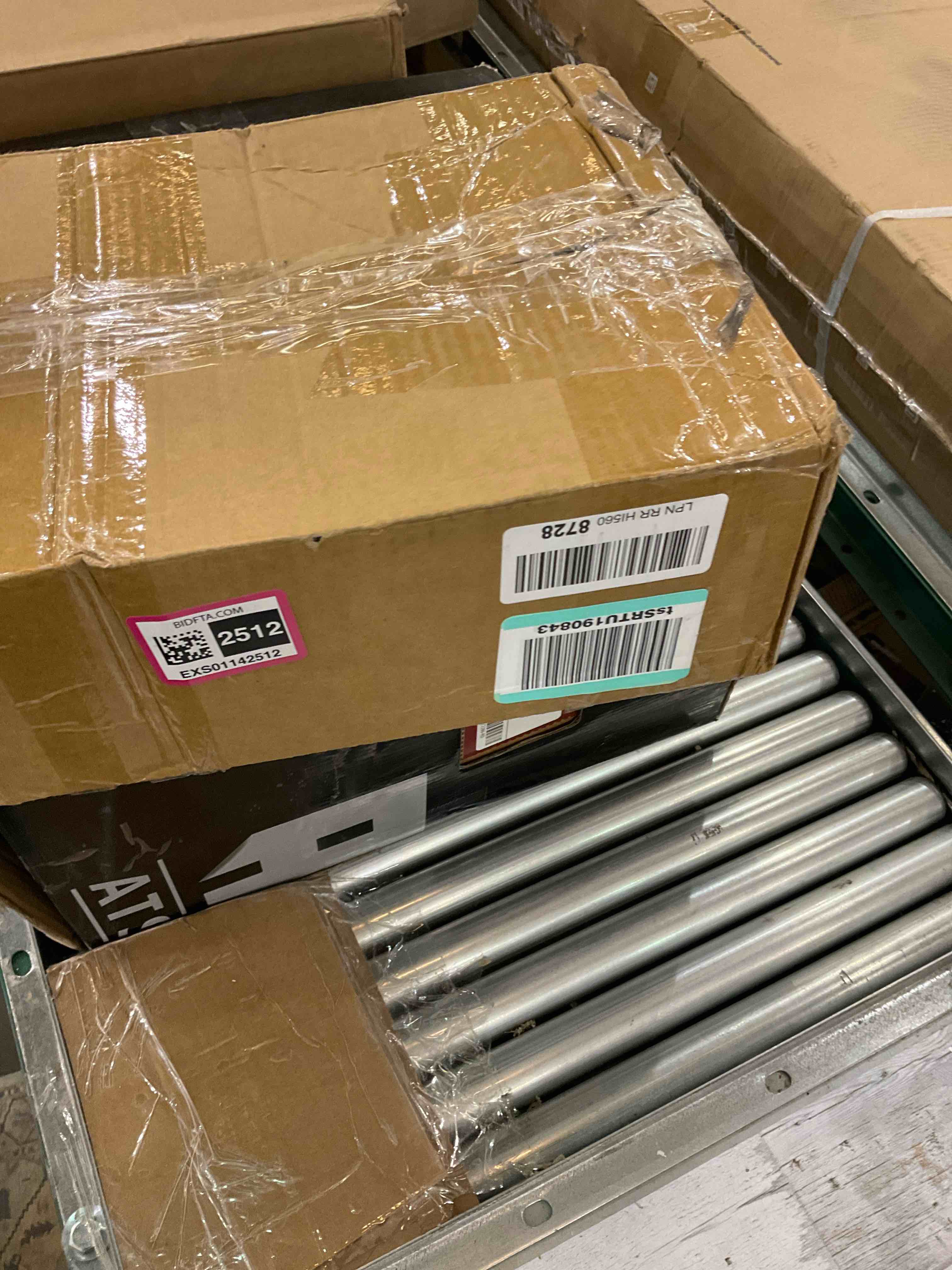 https://s3.amazonaws.com/lotting-images-prod/BargainHunt/EXS01142512_1708544213772.jpeg