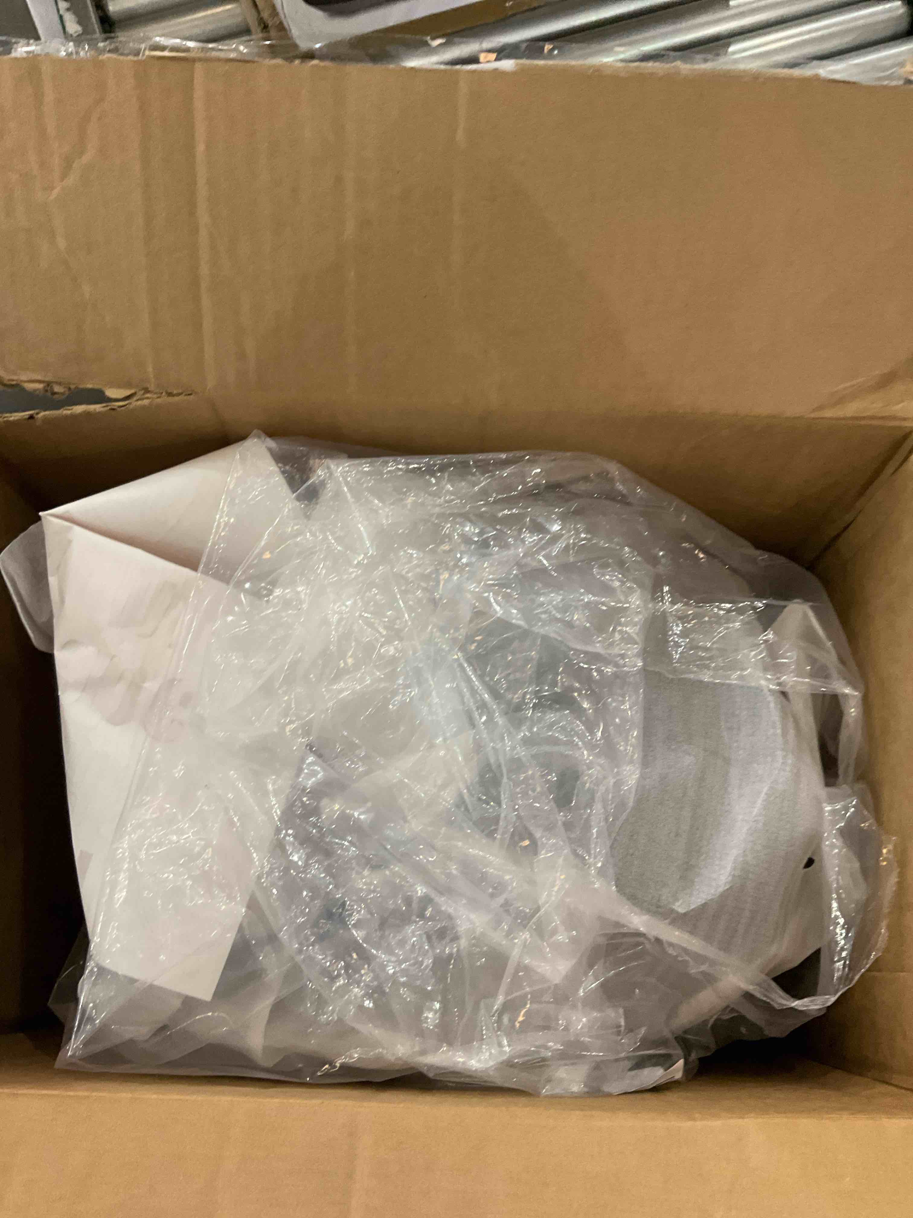 https://s3.amazonaws.com/lotting-images-prod/BargainHunt/EXS01142516_1708544688175.jpeg