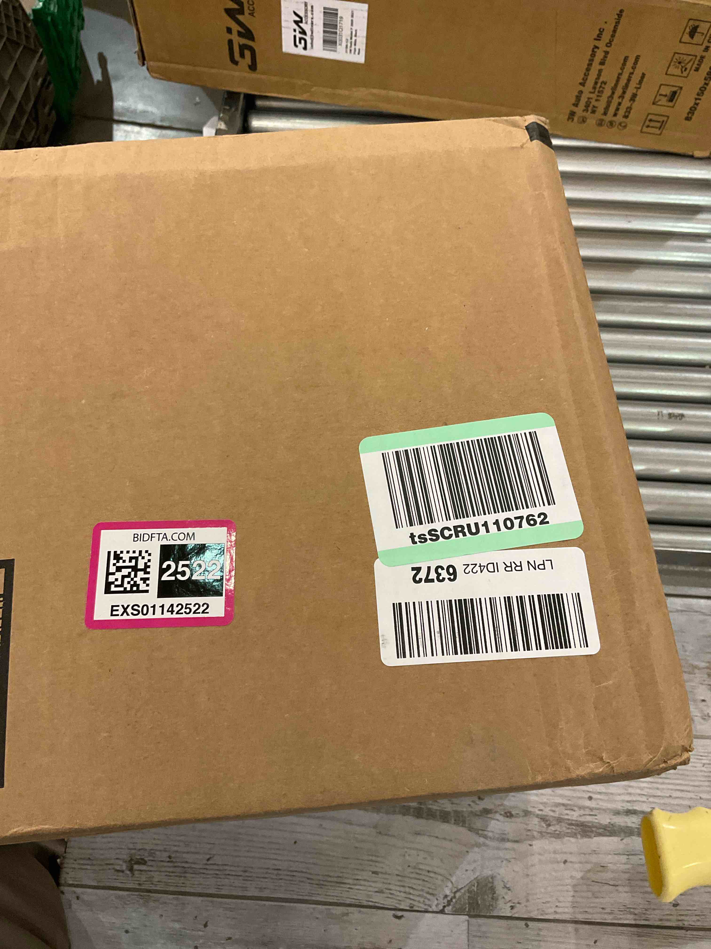 https://s3.amazonaws.com/lotting-images-prod/BargainHunt/EXS01142522_1708545449209.jpeg