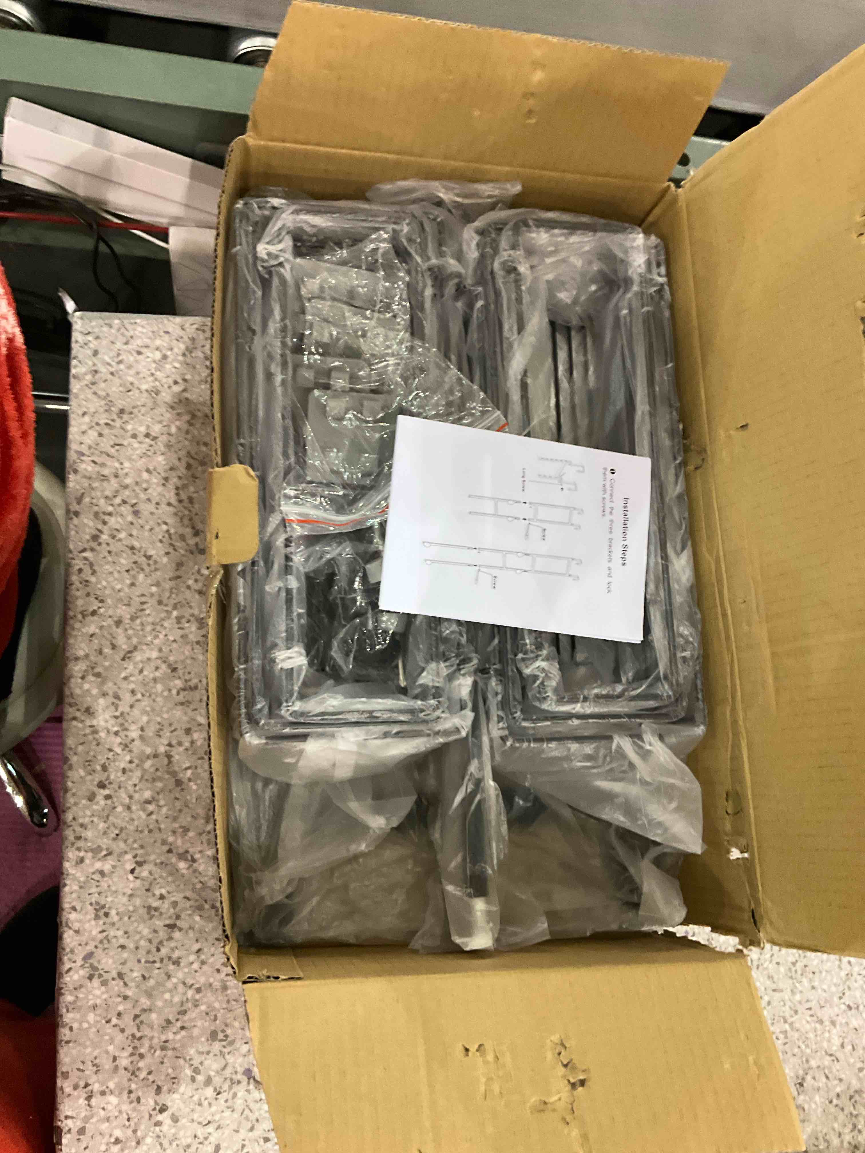 https://s3.amazonaws.com/lotting-images-prod/BargainHunt/EXS01142562_1708623983037.jpeg