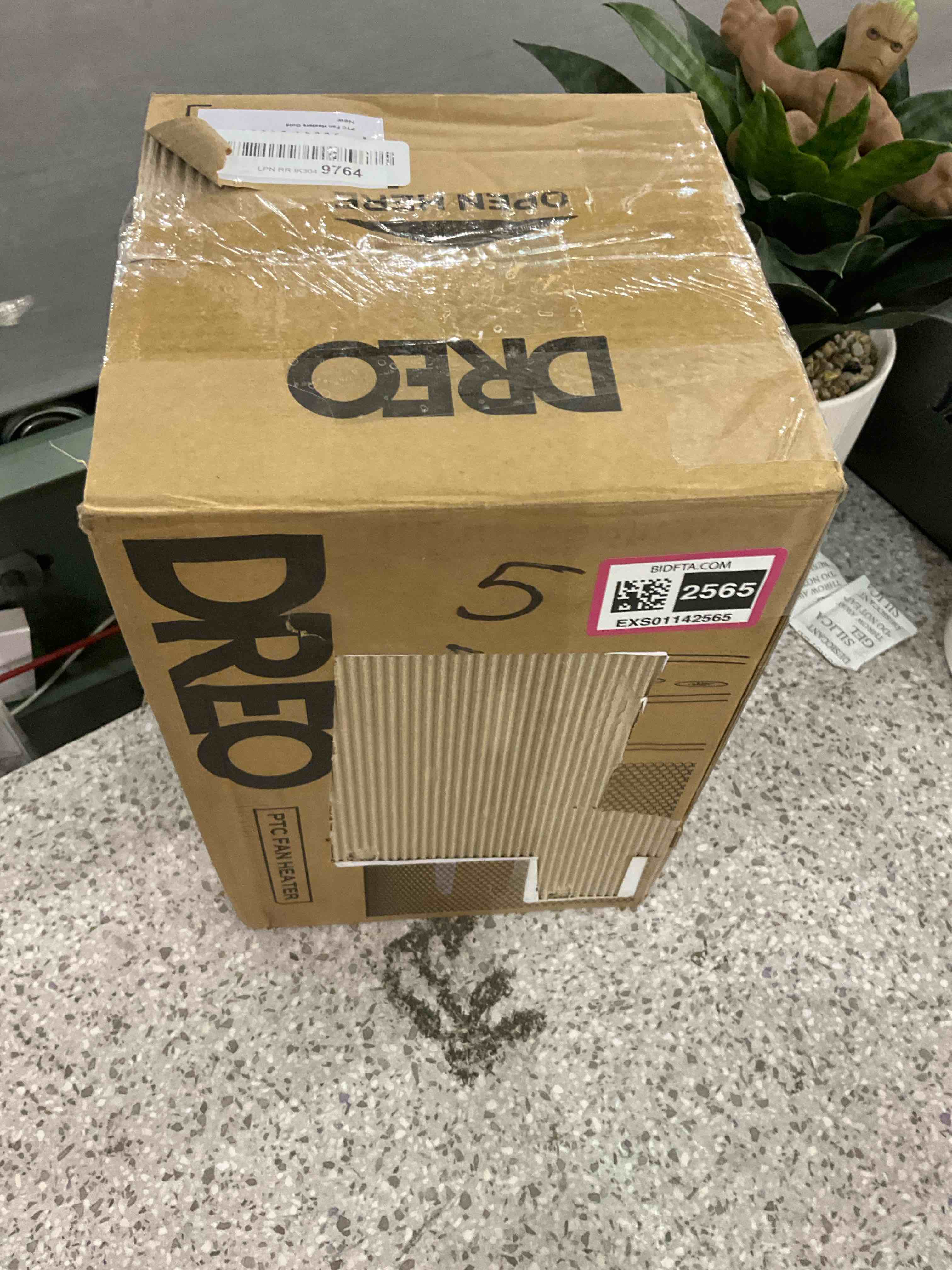 https://s3.amazonaws.com/lotting-images-prod/BargainHunt/EXS01142565_1708625264796.jpeg