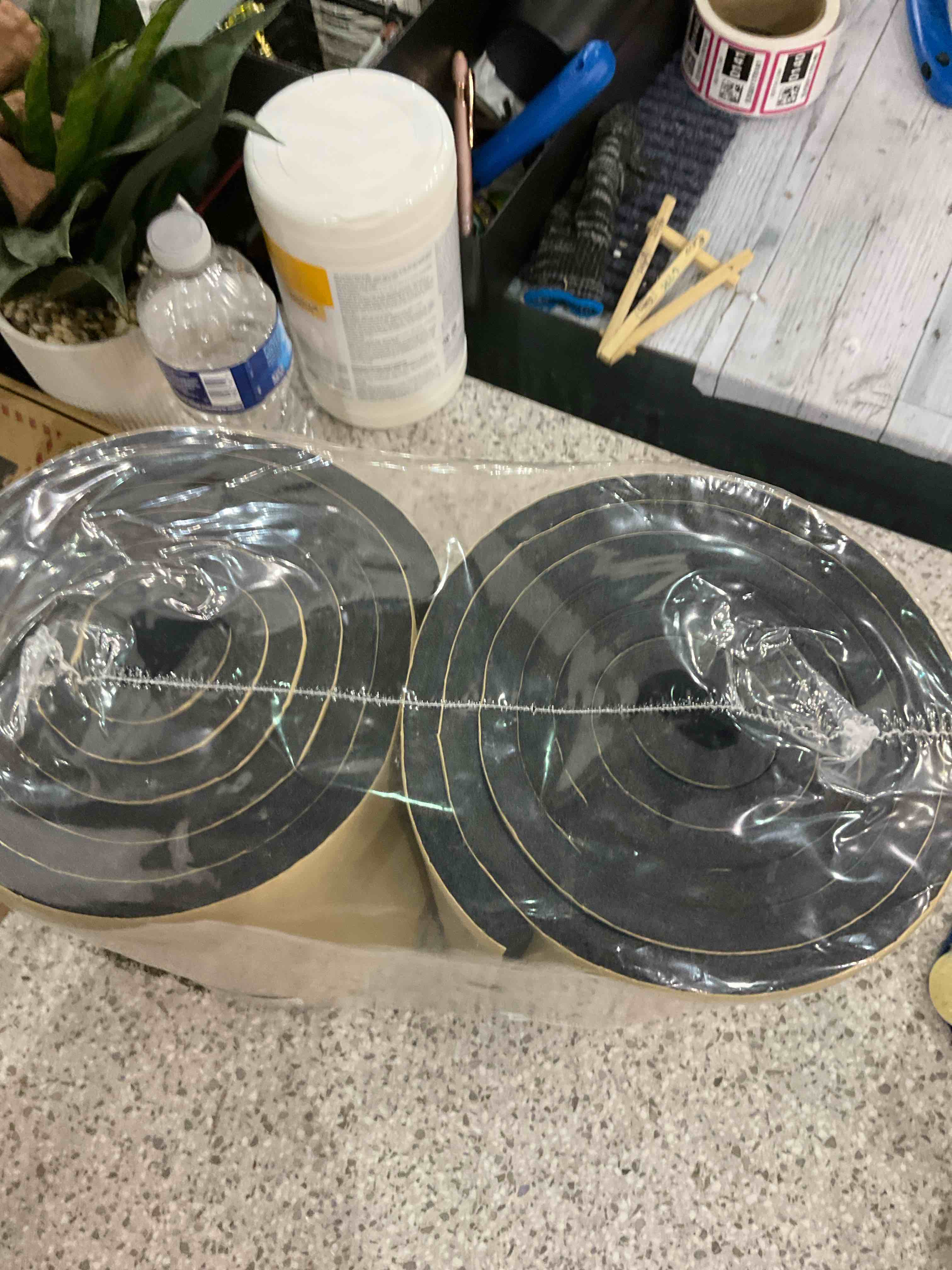 https://s3.amazonaws.com/lotting-images-prod/BargainHunt/EXS01142595_1708691773476.jpeg