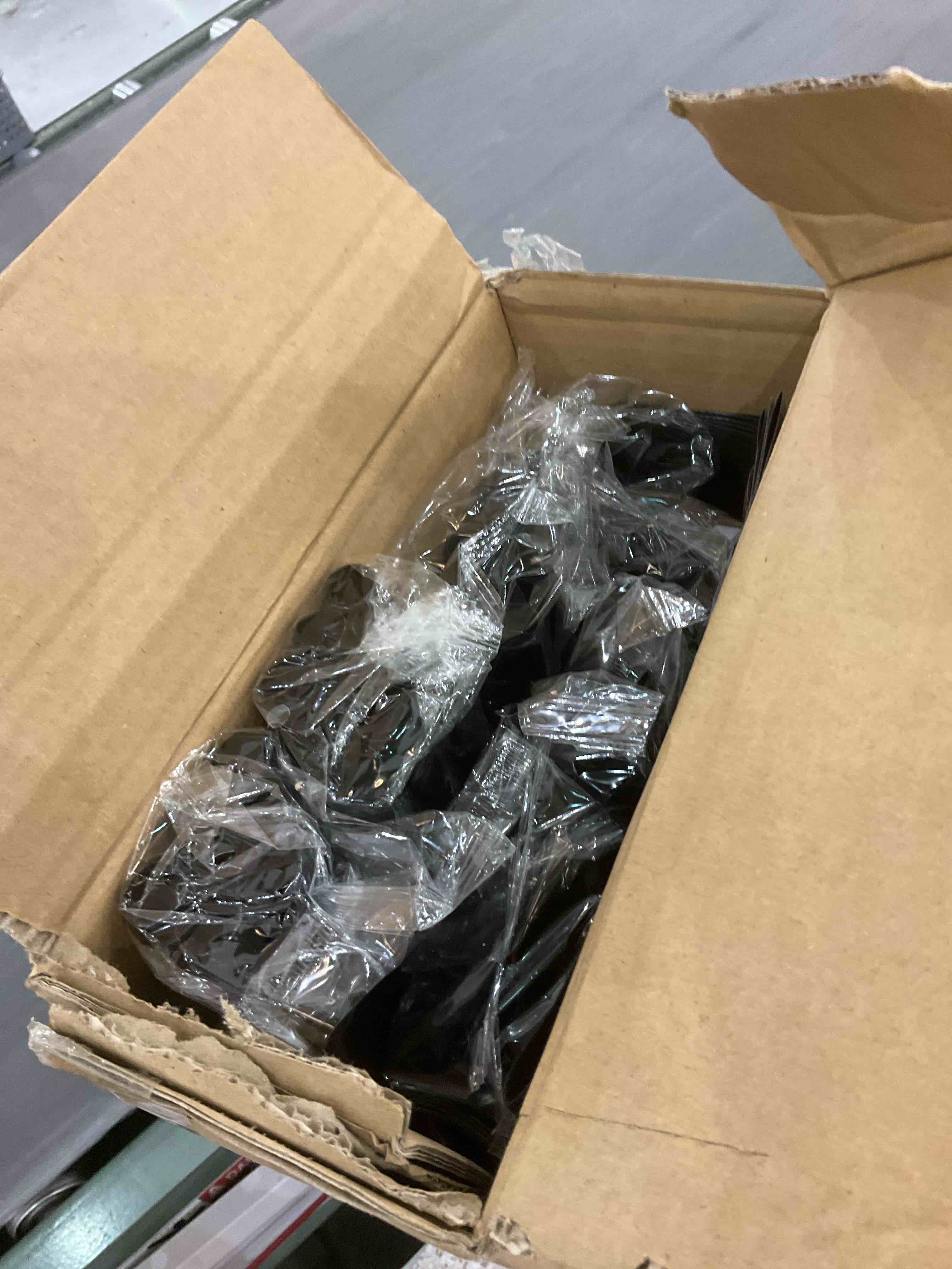https://s3.amazonaws.com/lotting-images-prod/BargainHunt/EXS01142725_1708957709180.jpeg