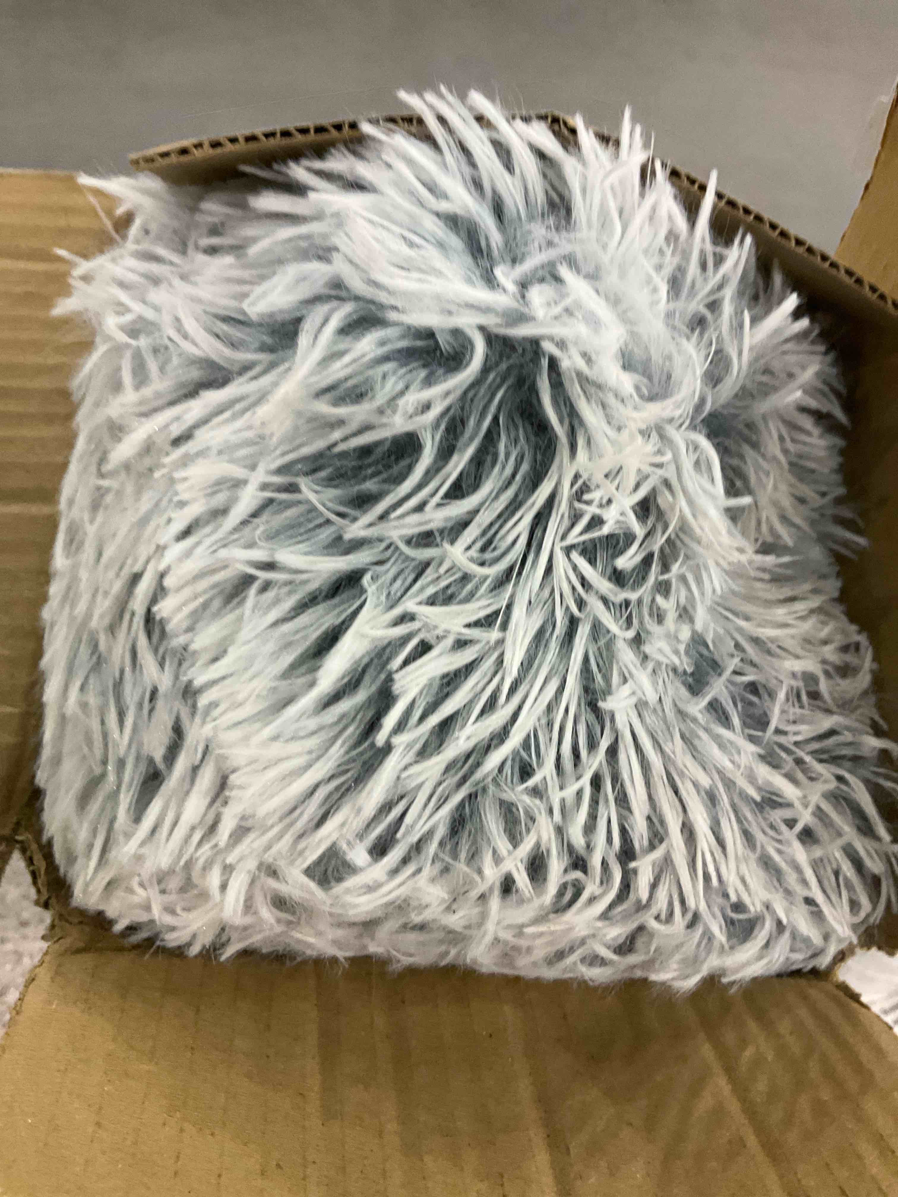 https://s3.amazonaws.com/lotting-images-prod/BargainHunt/EXS01142821_1709036307795.jpeg