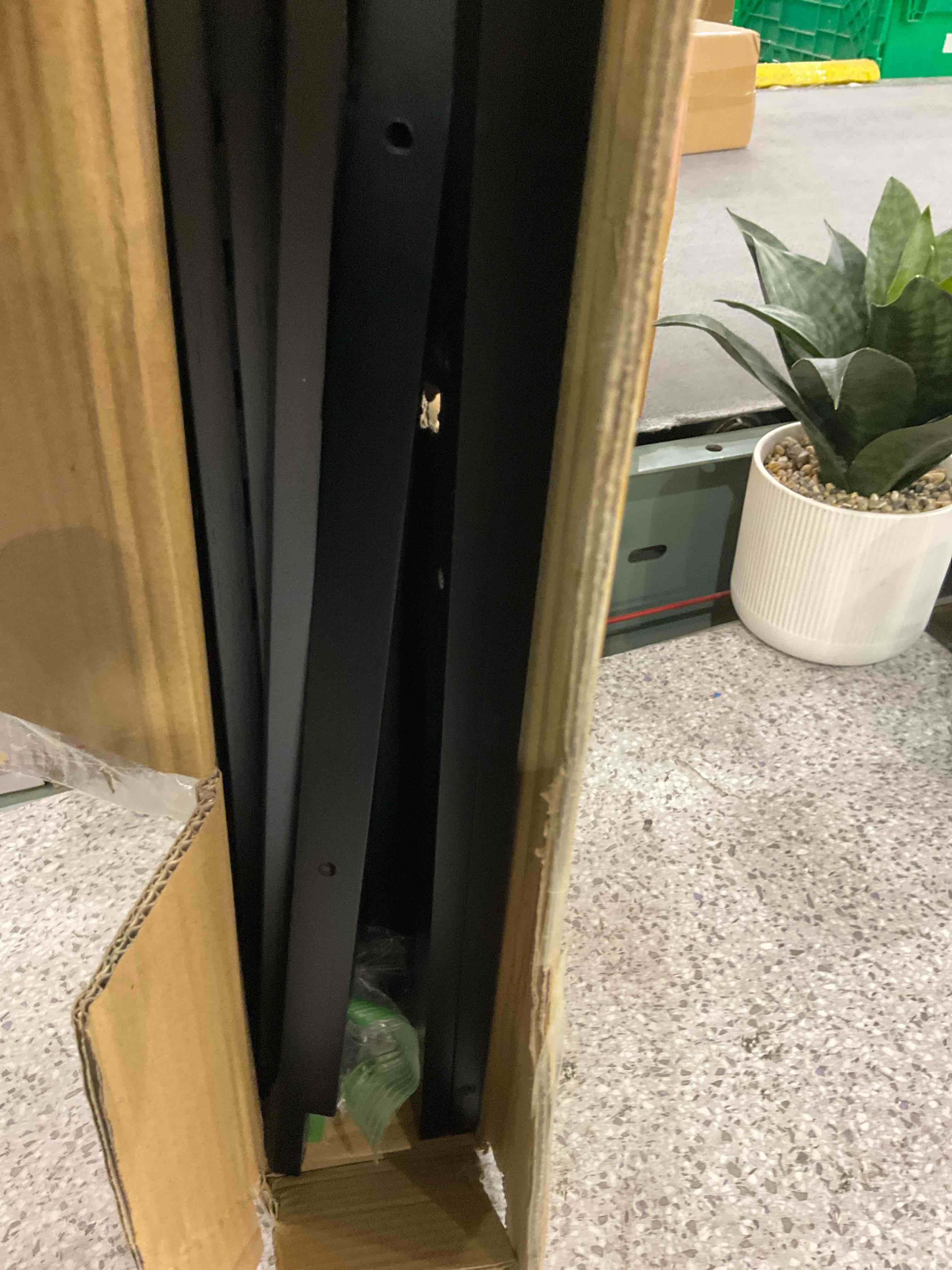 https://s3.amazonaws.com/lotting-images-prod/BargainHunt/EXS01142825_1709036655791.jpeg
