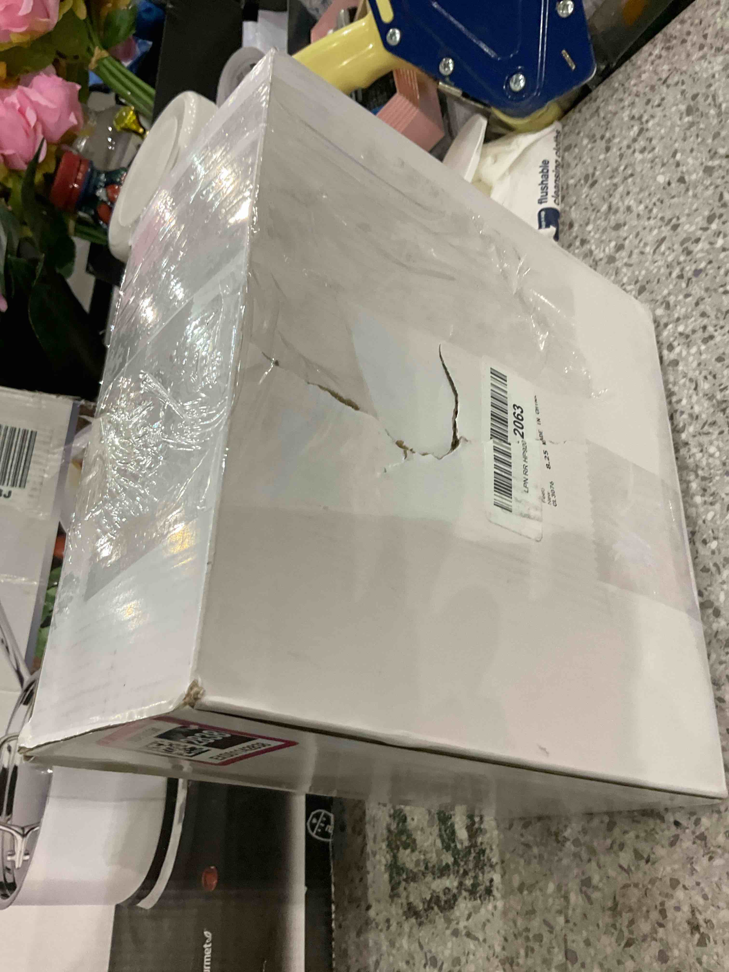 https://s3.amazonaws.com/lotting-images-prod/BargainHunt/EXS01142838_1709038679106.jpeg