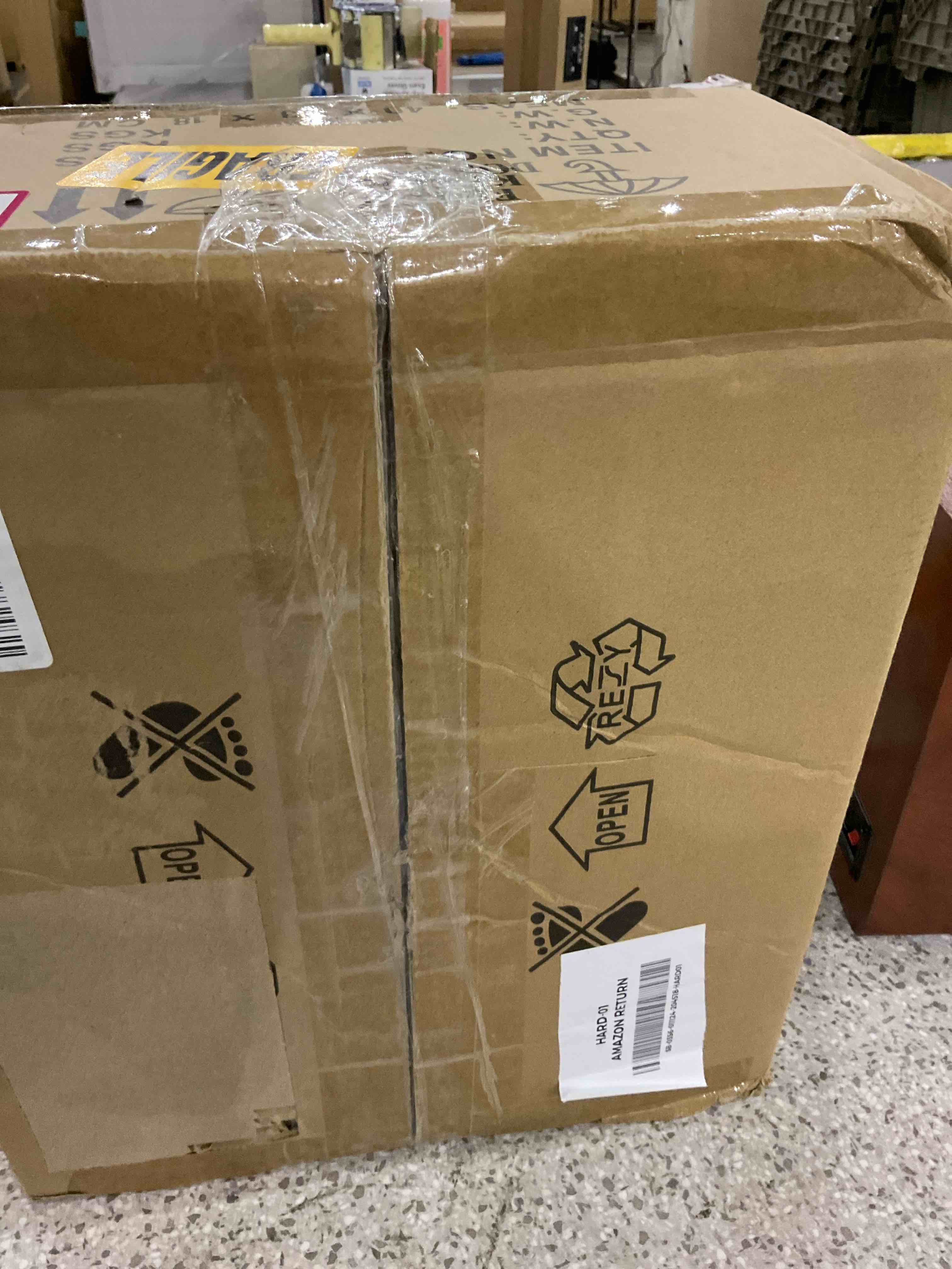 https://s3.amazonaws.com/lotting-images-prod/BargainHunt/EXS01142929_1709126419067.jpeg