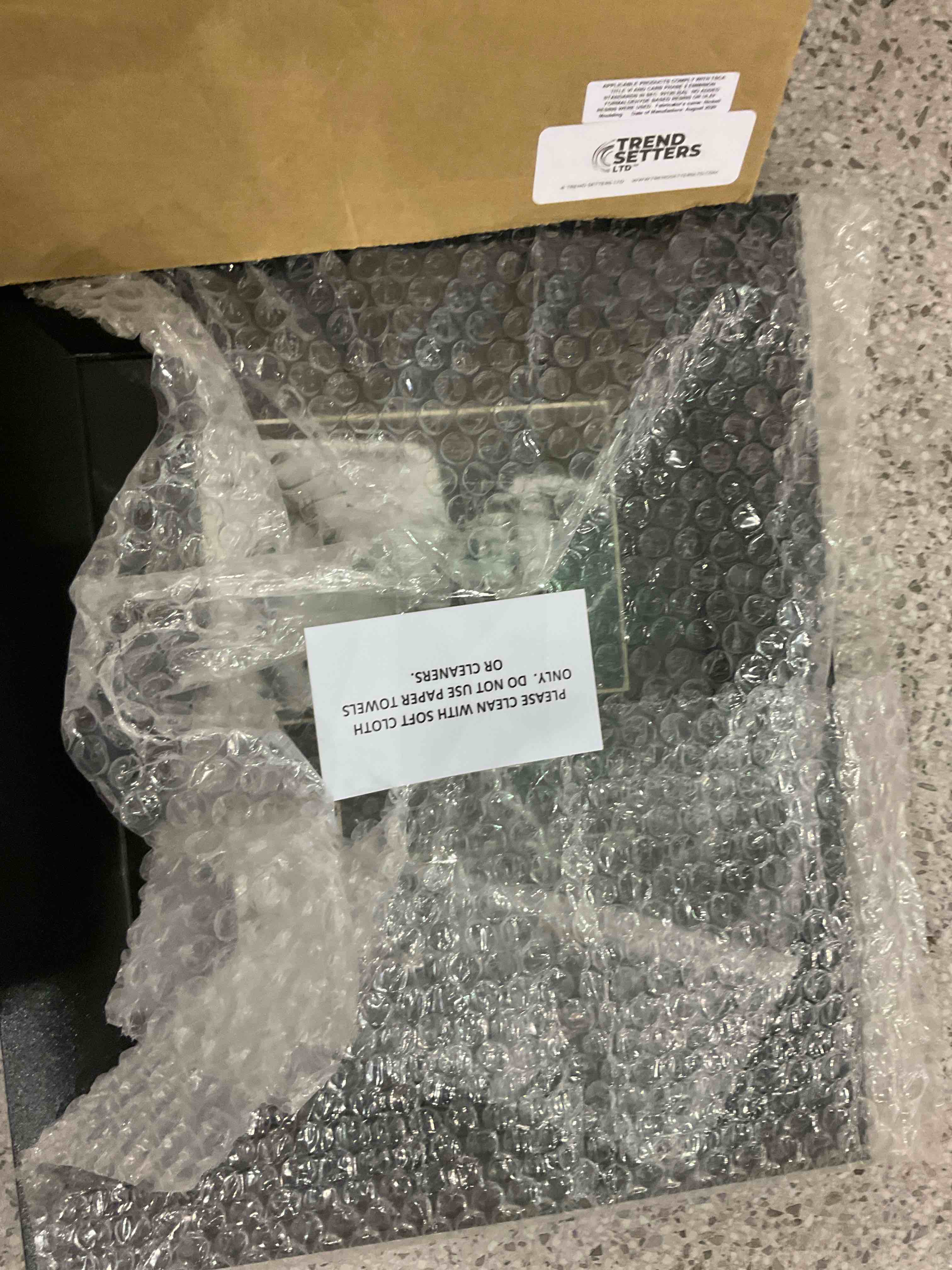 https://s3.amazonaws.com/lotting-images-prod/BargainHunt/EXS01142945_1709130840900.jpeg