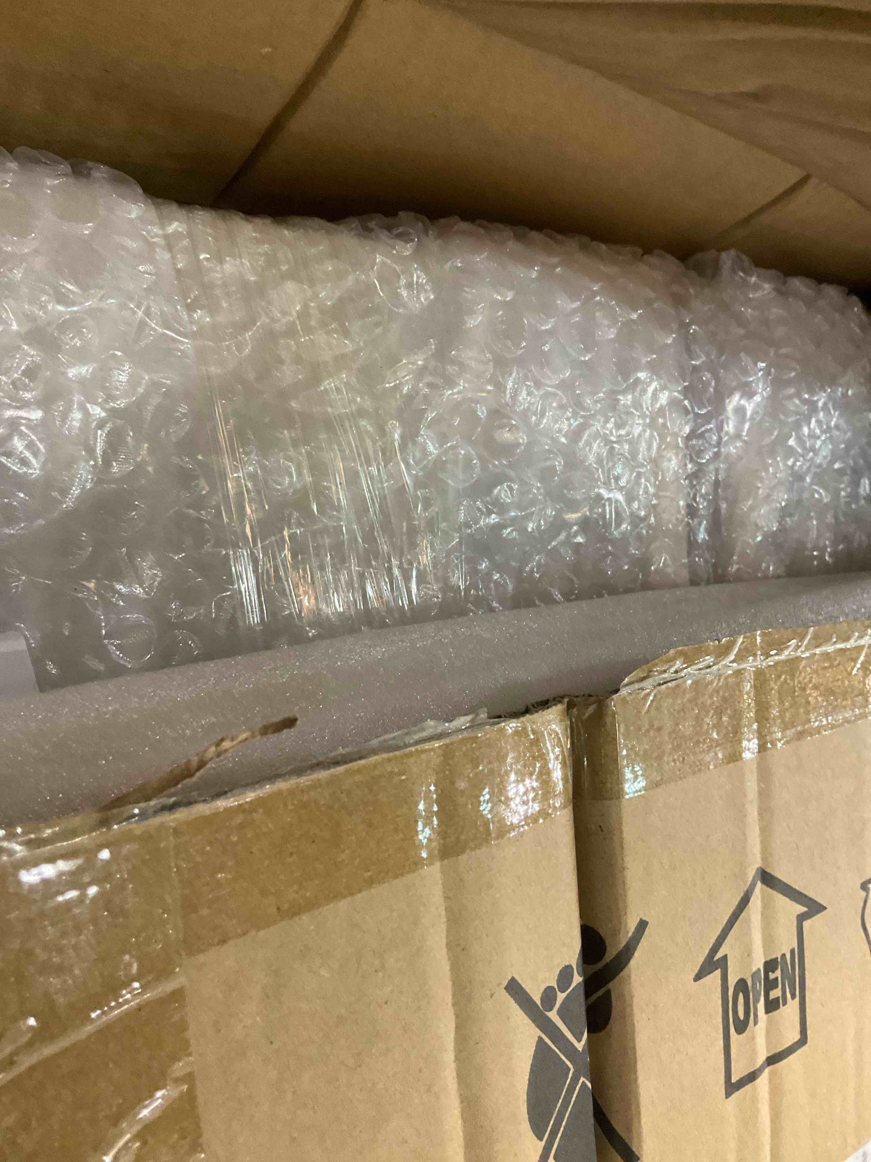 https://s3.amazonaws.com/lotting-images-prod/BargainHunt/EXS01143029_1708107578416.jpeg