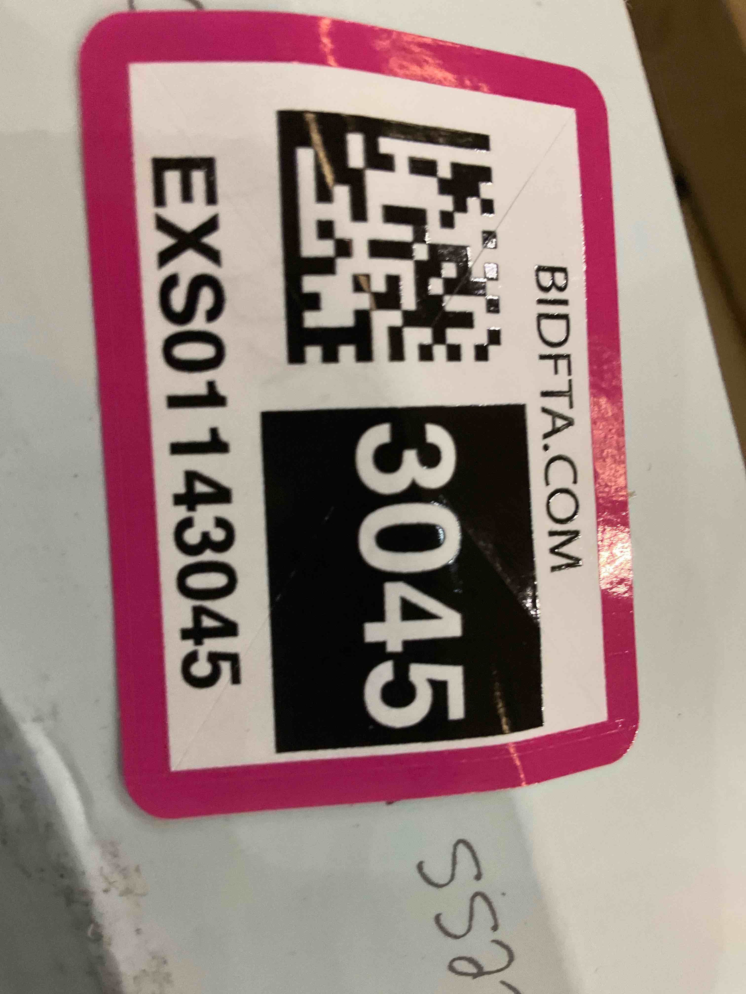https://s3.amazonaws.com/lotting-images-prod/BargainHunt/EXS01143045_1708109246755.jpeg
