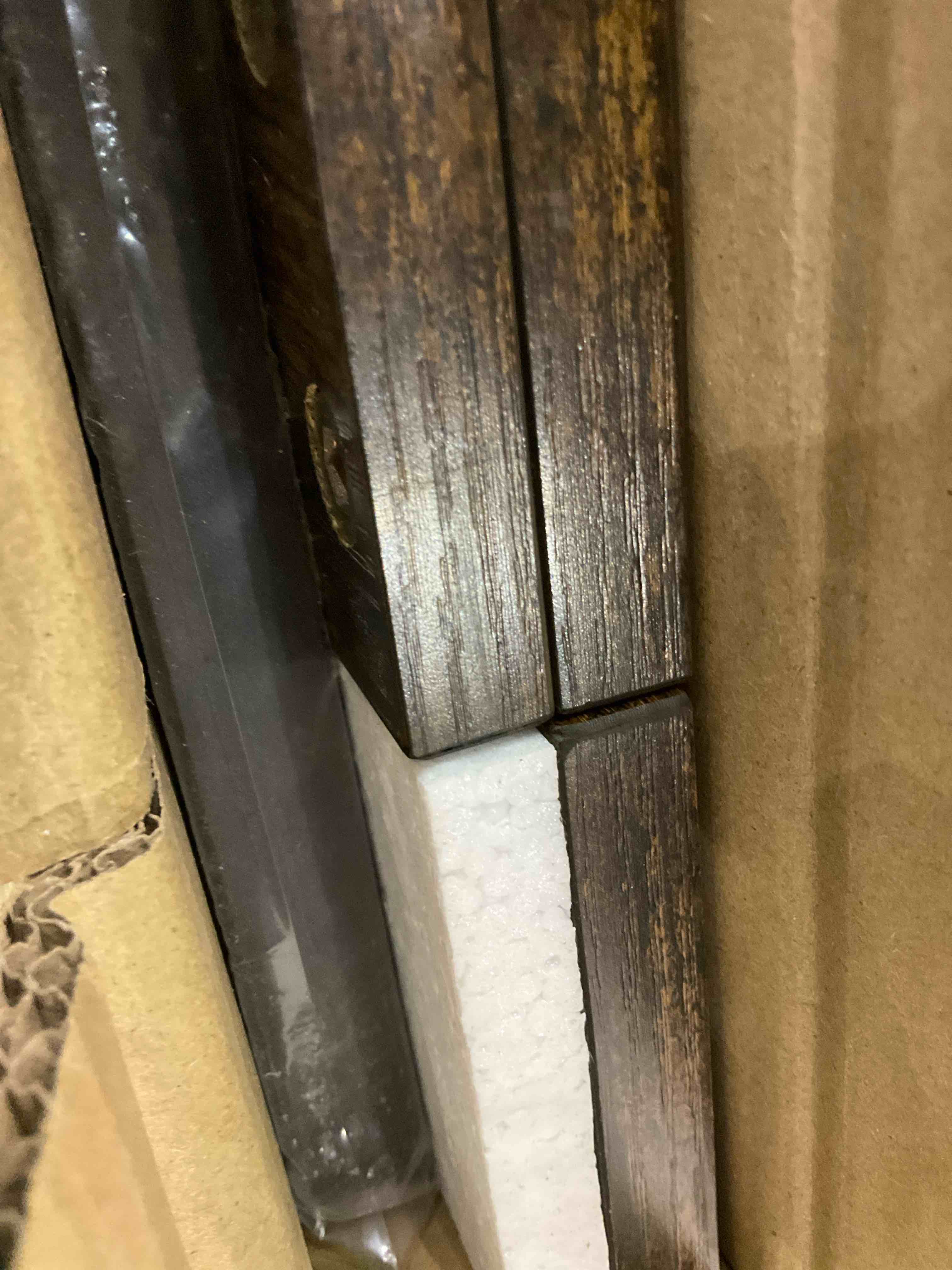 https://s3.amazonaws.com/lotting-images-prod/BargainHunt/EXS01143208_1708433610127.jpeg