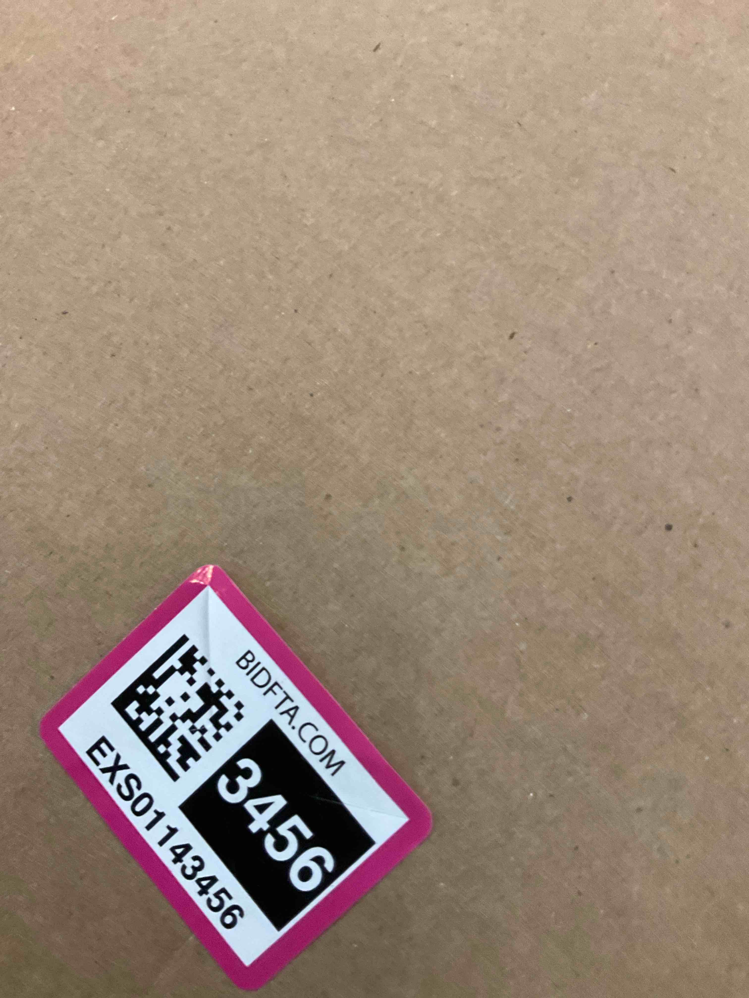 https://s3.amazonaws.com/lotting-images-prod/BargainHunt/EXS01143456_1708544584216.jpeg