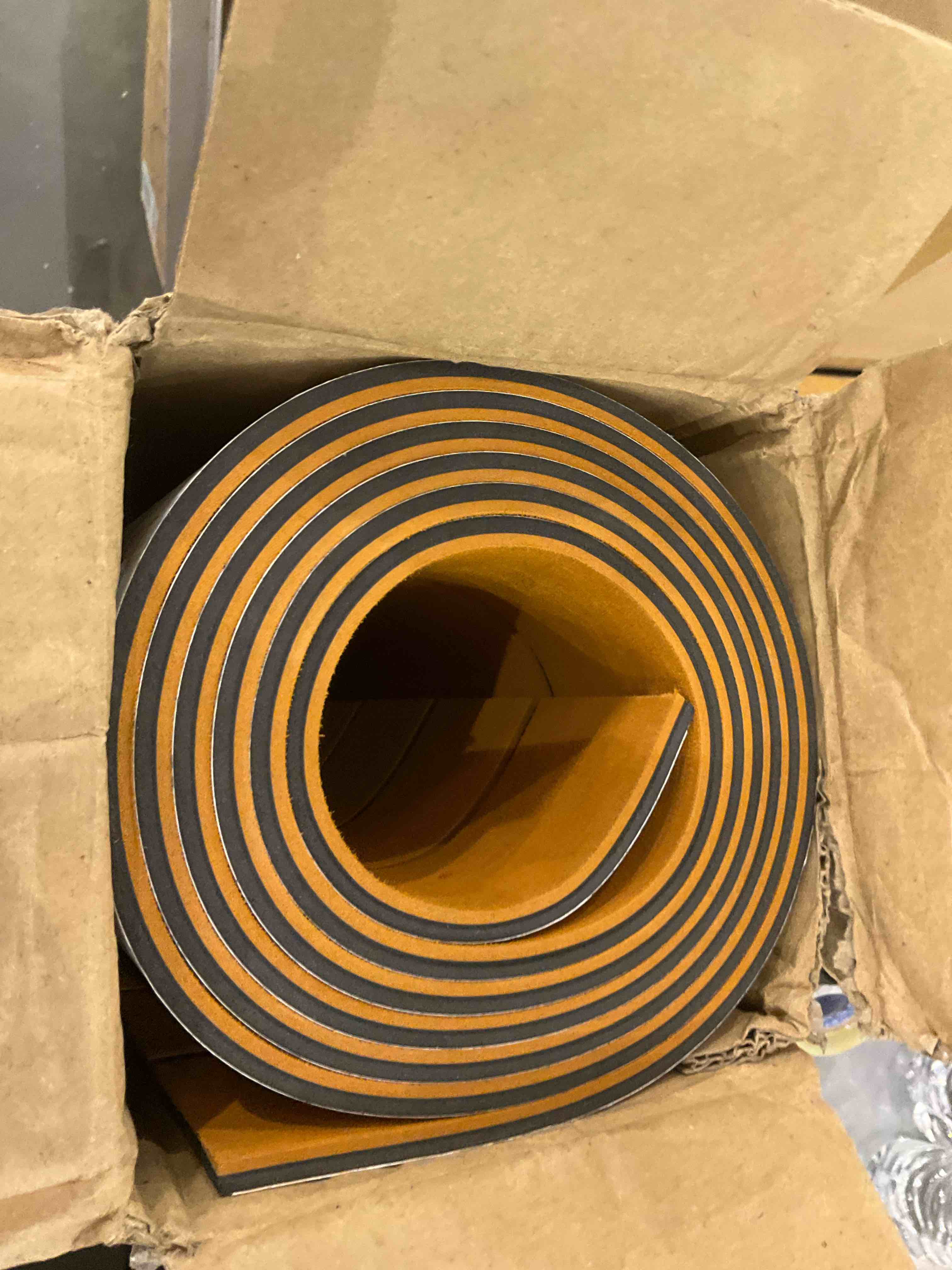 https://s3.amazonaws.com/lotting-images-prod/BargainHunt/EXS01143508_1720445049185.jpeg