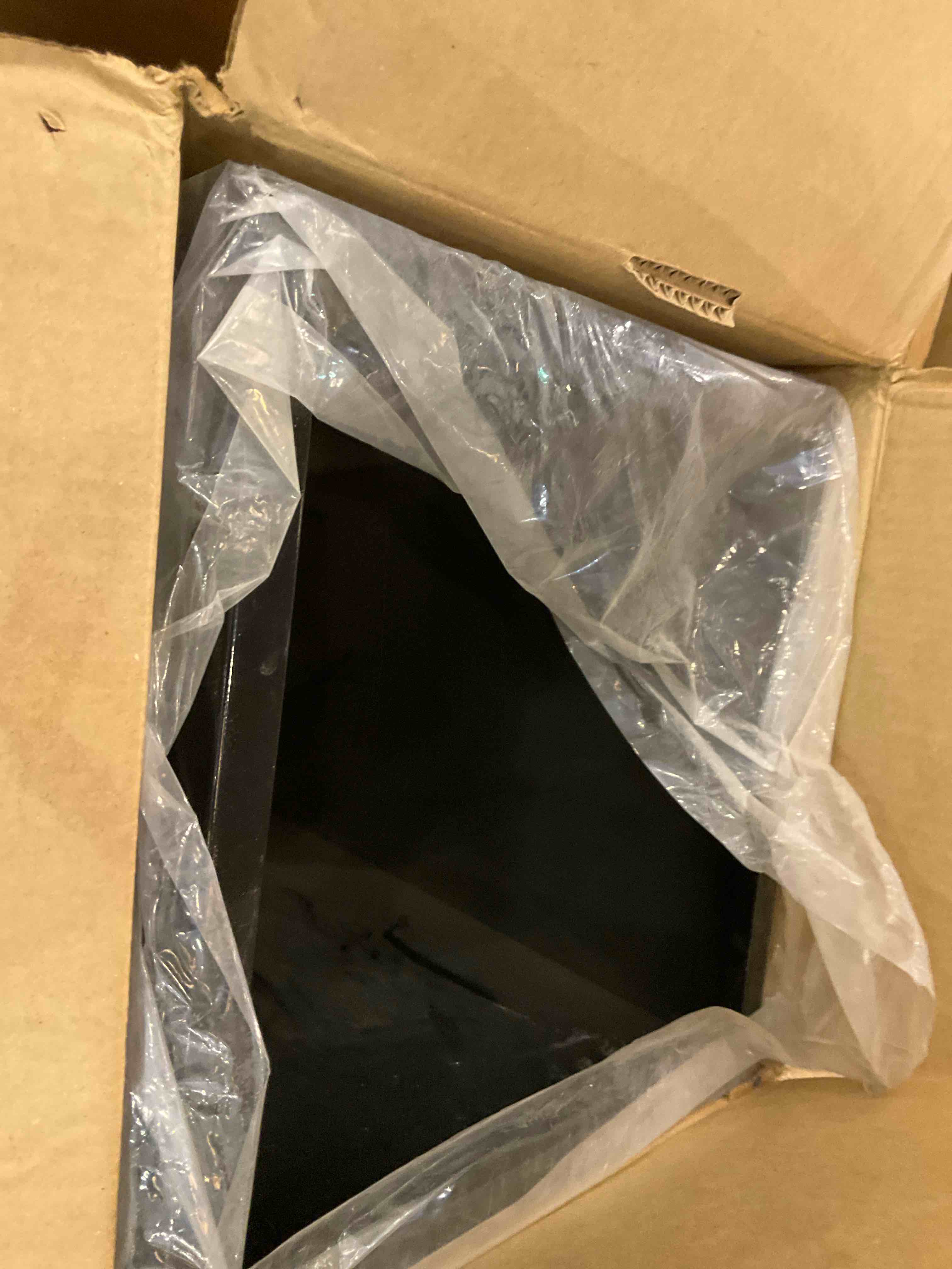 https://s3.amazonaws.com/lotting-images-prod/BargainHunt/EXS01143995_1721674352642.jpeg