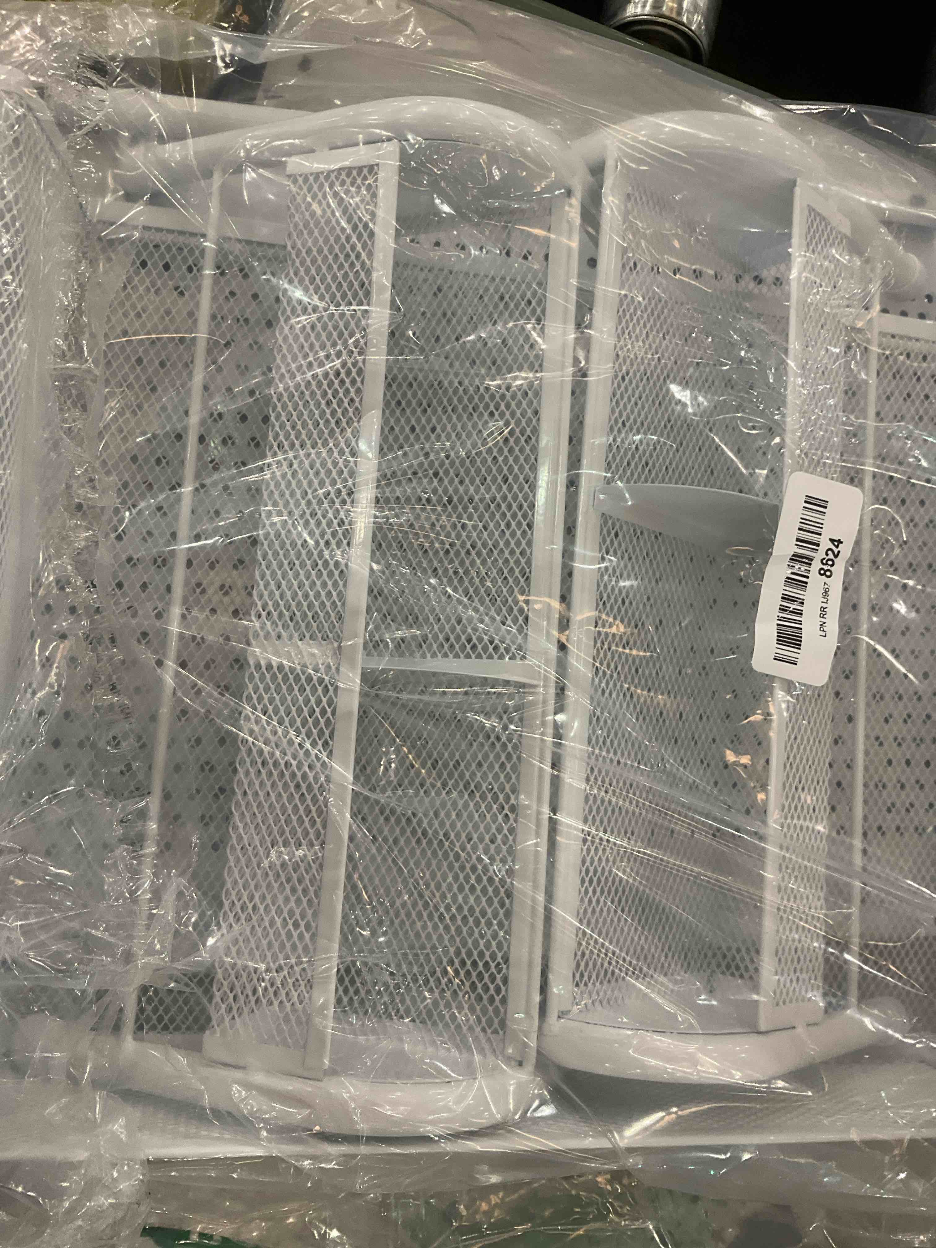 https://s3.amazonaws.com/lotting-images-prod/BargainHunt/EXS01144615_1708713304721.jpeg
