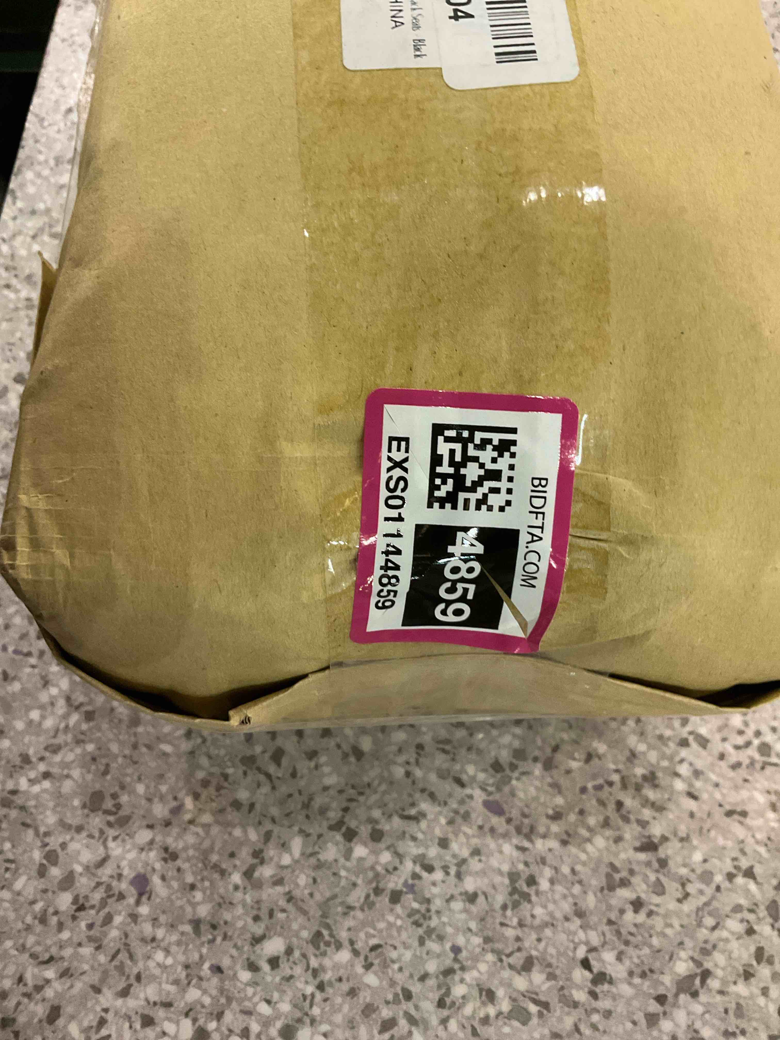 https://s3.amazonaws.com/lotting-images-prod/BargainHunt/EXS01144859_1709049702992.jpeg