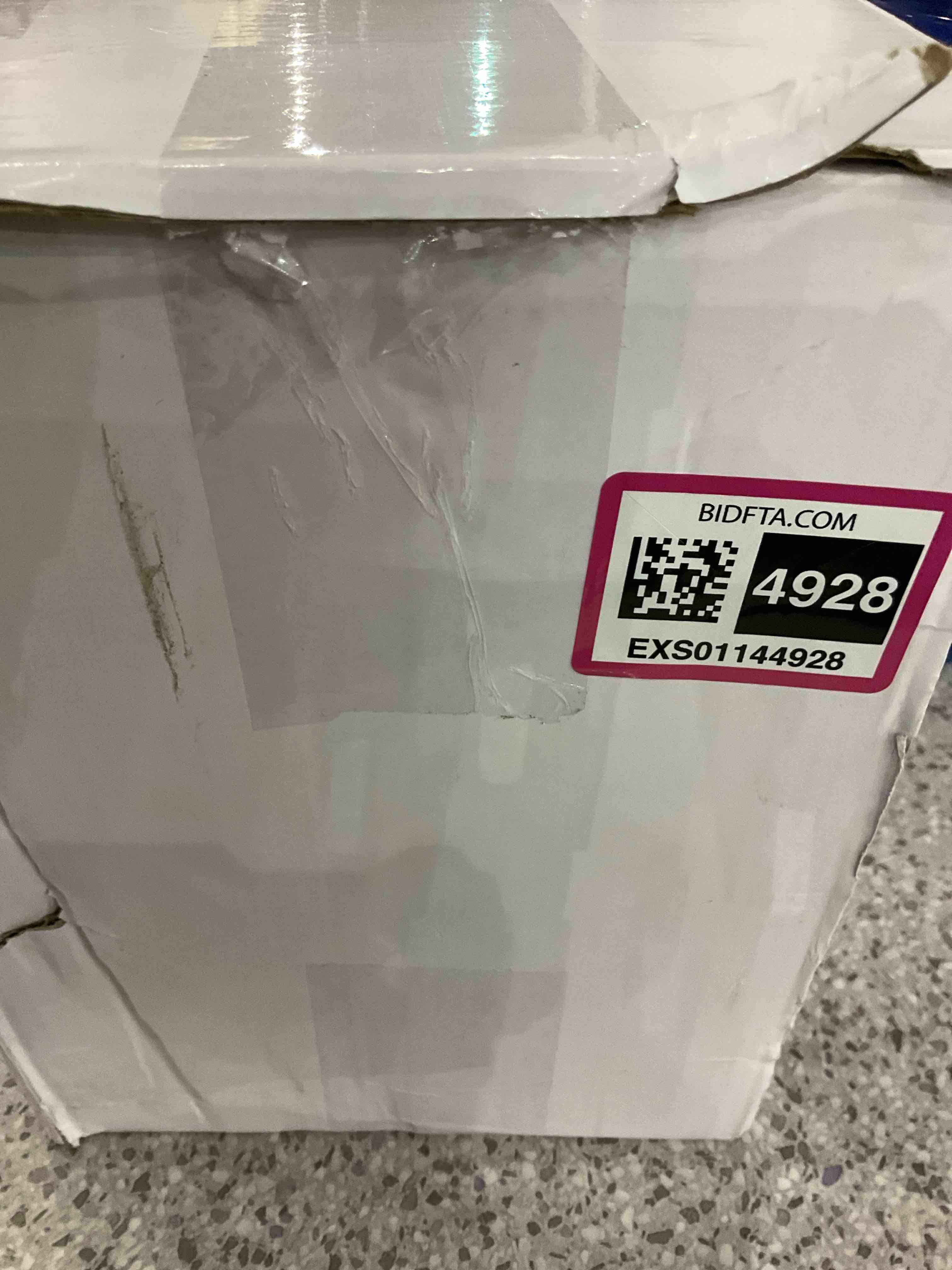 https://s3.amazonaws.com/lotting-images-prod/BargainHunt/EXS01144928_1709124777438.jpeg
