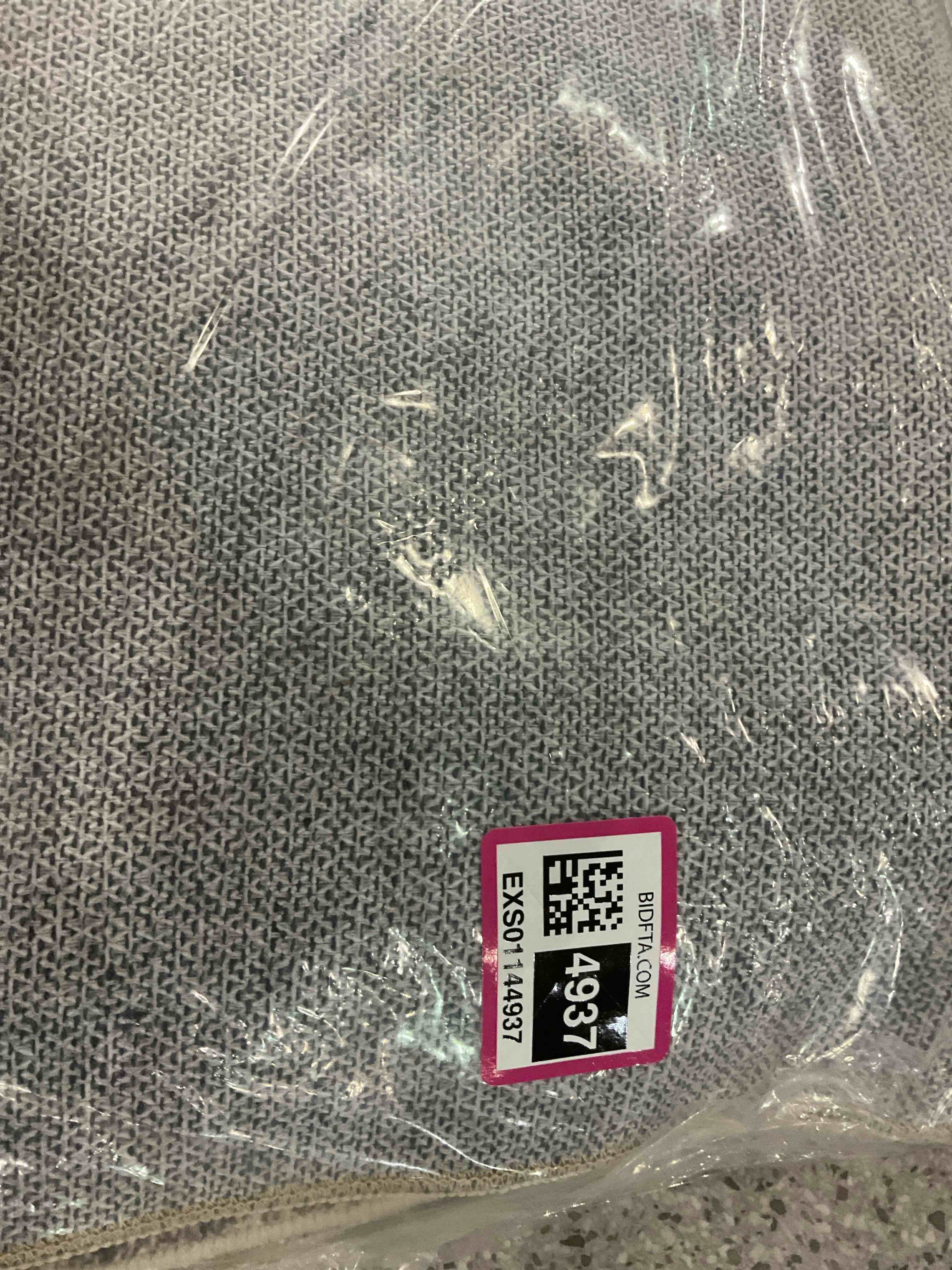 https://s3.amazonaws.com/lotting-images-prod/BargainHunt/EXS01144937_1709126195513.jpeg