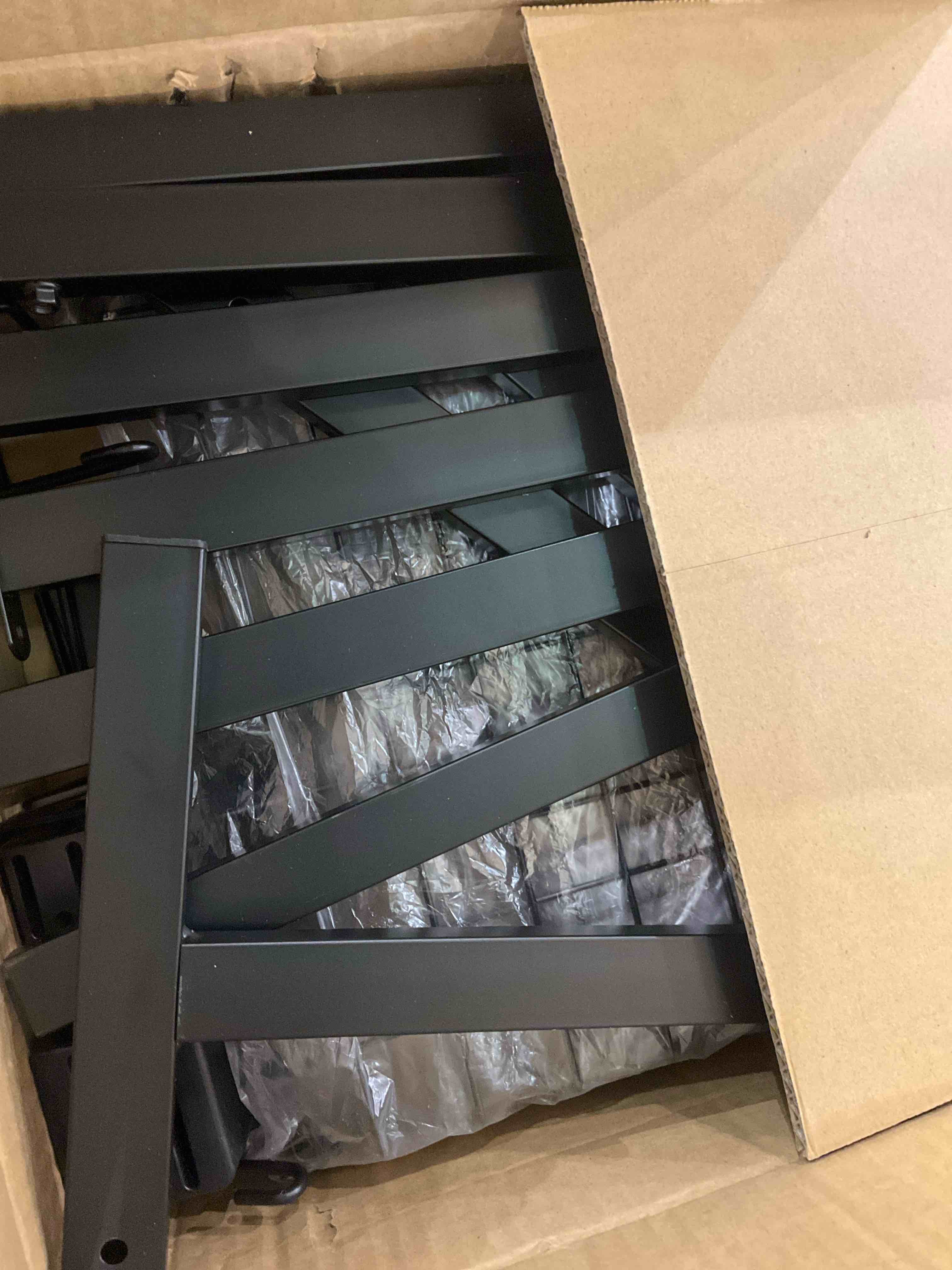 https://s3.amazonaws.com/lotting-images-prod/BargainHunt/EXS01145160_1709044840843.jpeg