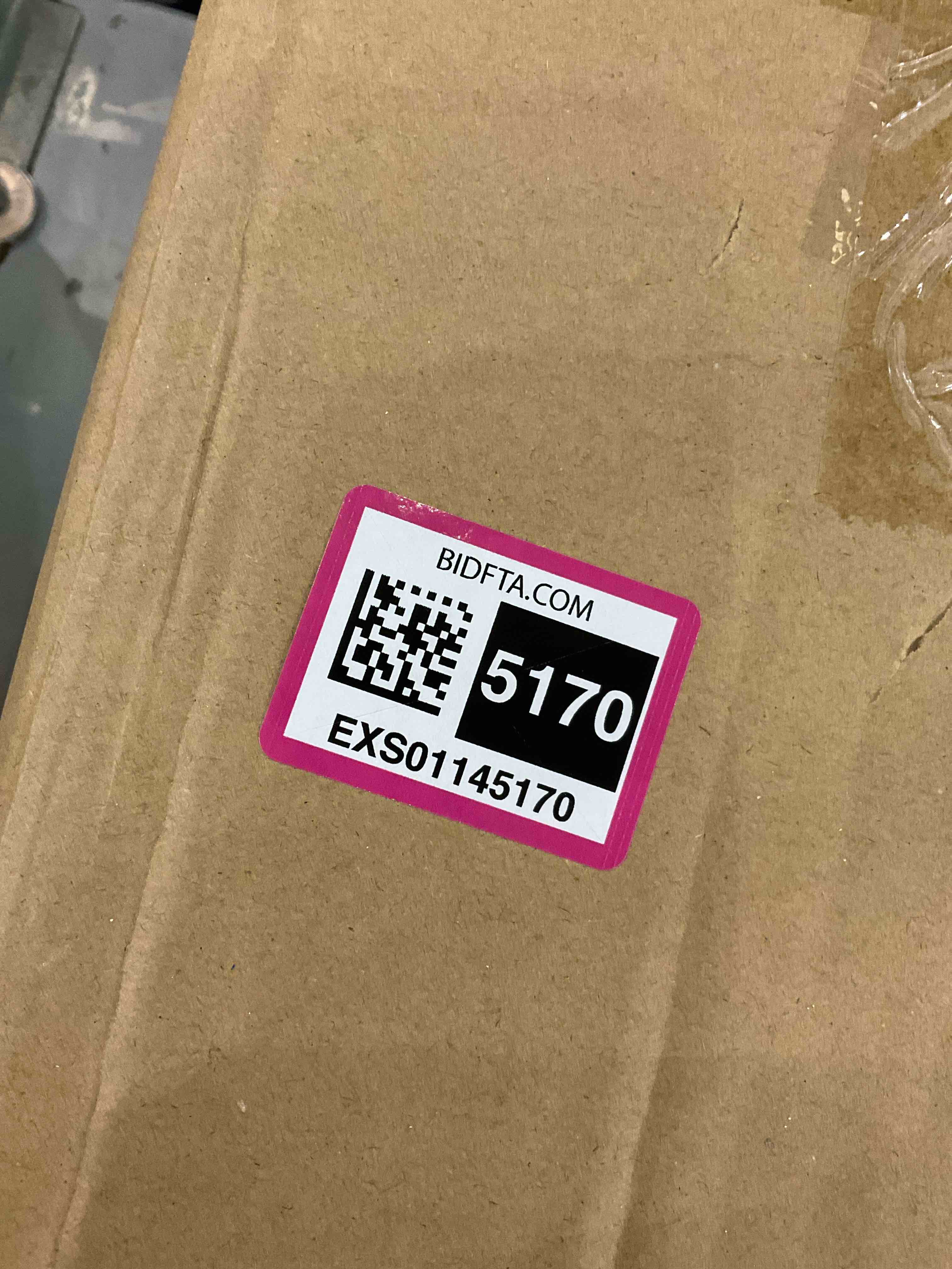 https://s3.amazonaws.com/lotting-images-prod/BargainHunt/EXS01145170_1709046780060.jpeg