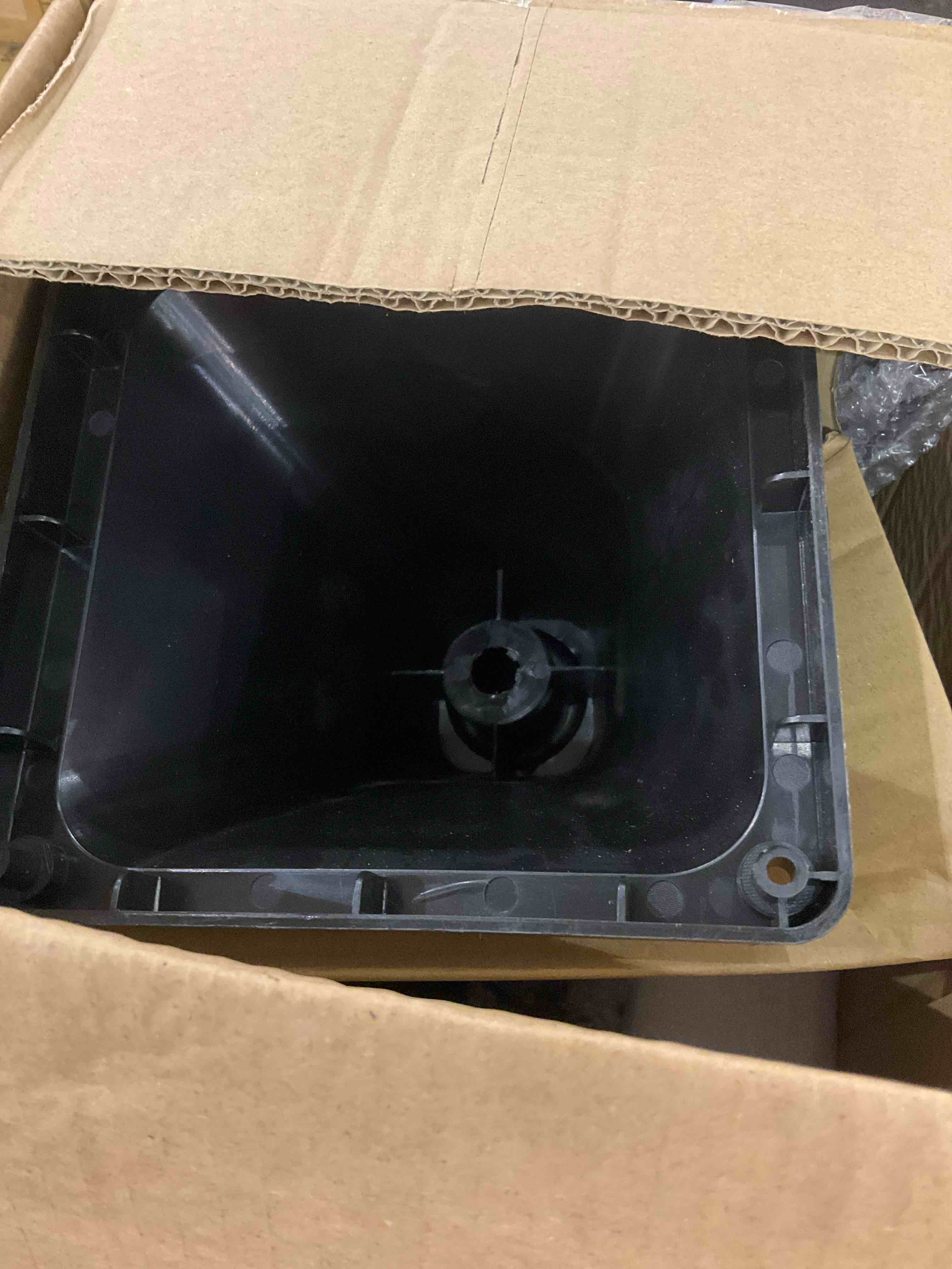 https://s3.amazonaws.com/lotting-images-prod/BargainHunt/EXS01145170_1709046805417.jpeg
