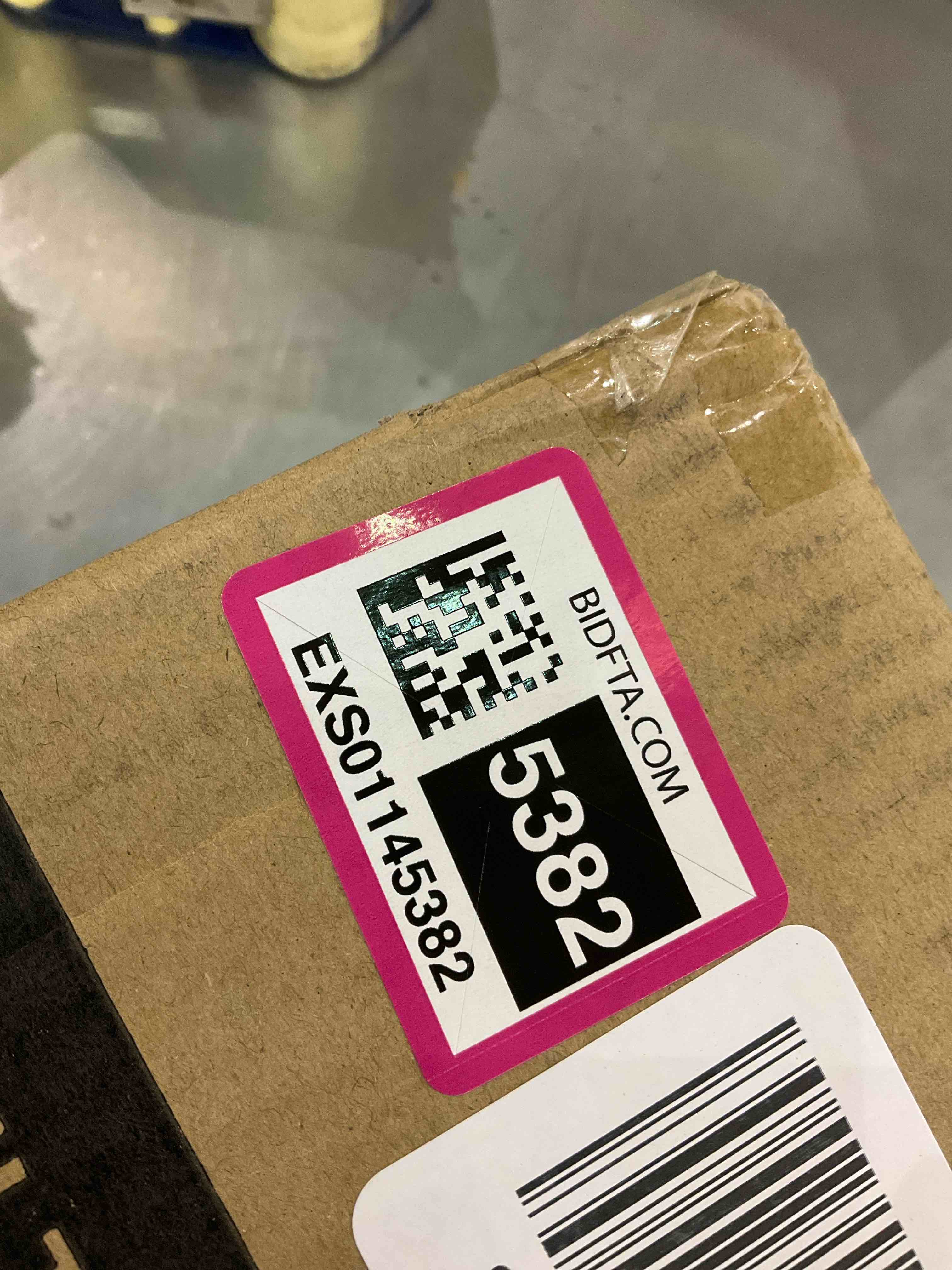 https://s3.amazonaws.com/lotting-images-prod/BargainHunt/EXS01145382_1709214067741.jpeg