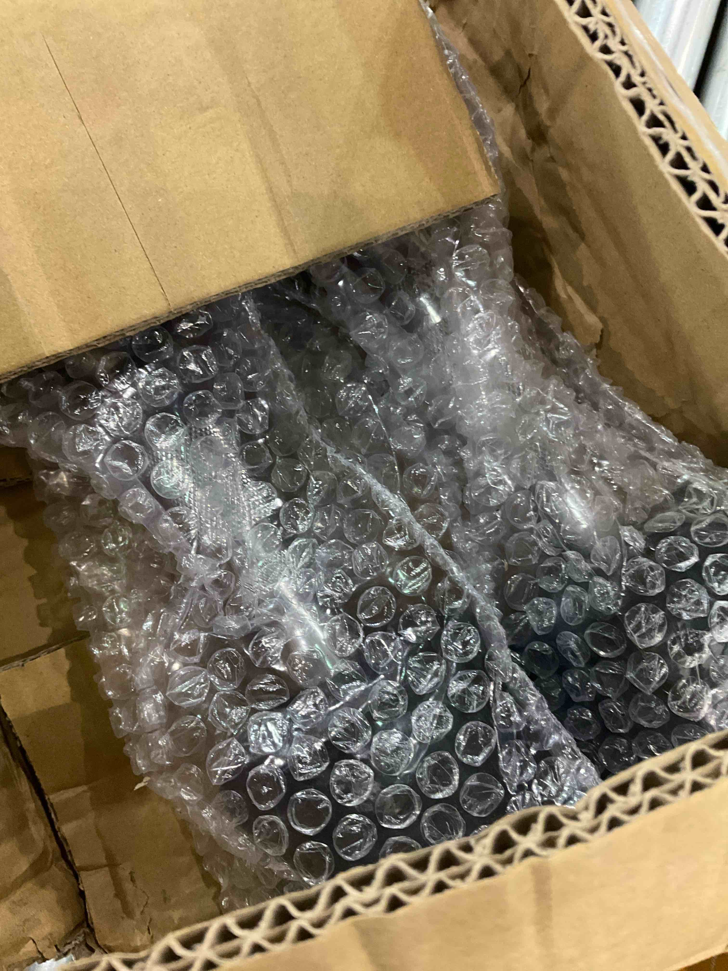 https://s3.amazonaws.com/lotting-images-prod/BargainHunt/EXS01145463_1709295589597.jpeg