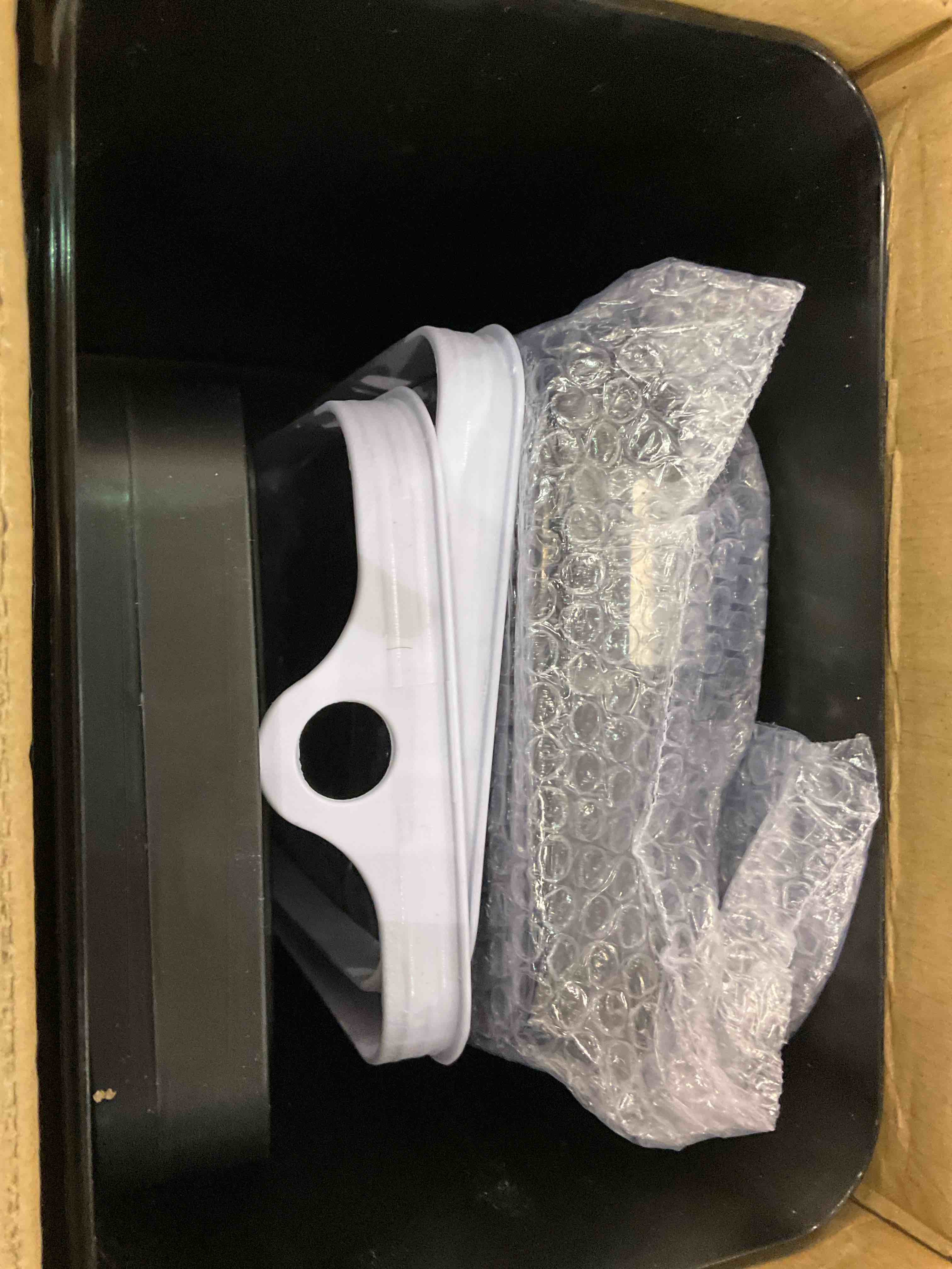 https://s3.amazonaws.com/lotting-images-prod/BargainHunt/EXS01145739_1708522147656.jpeg