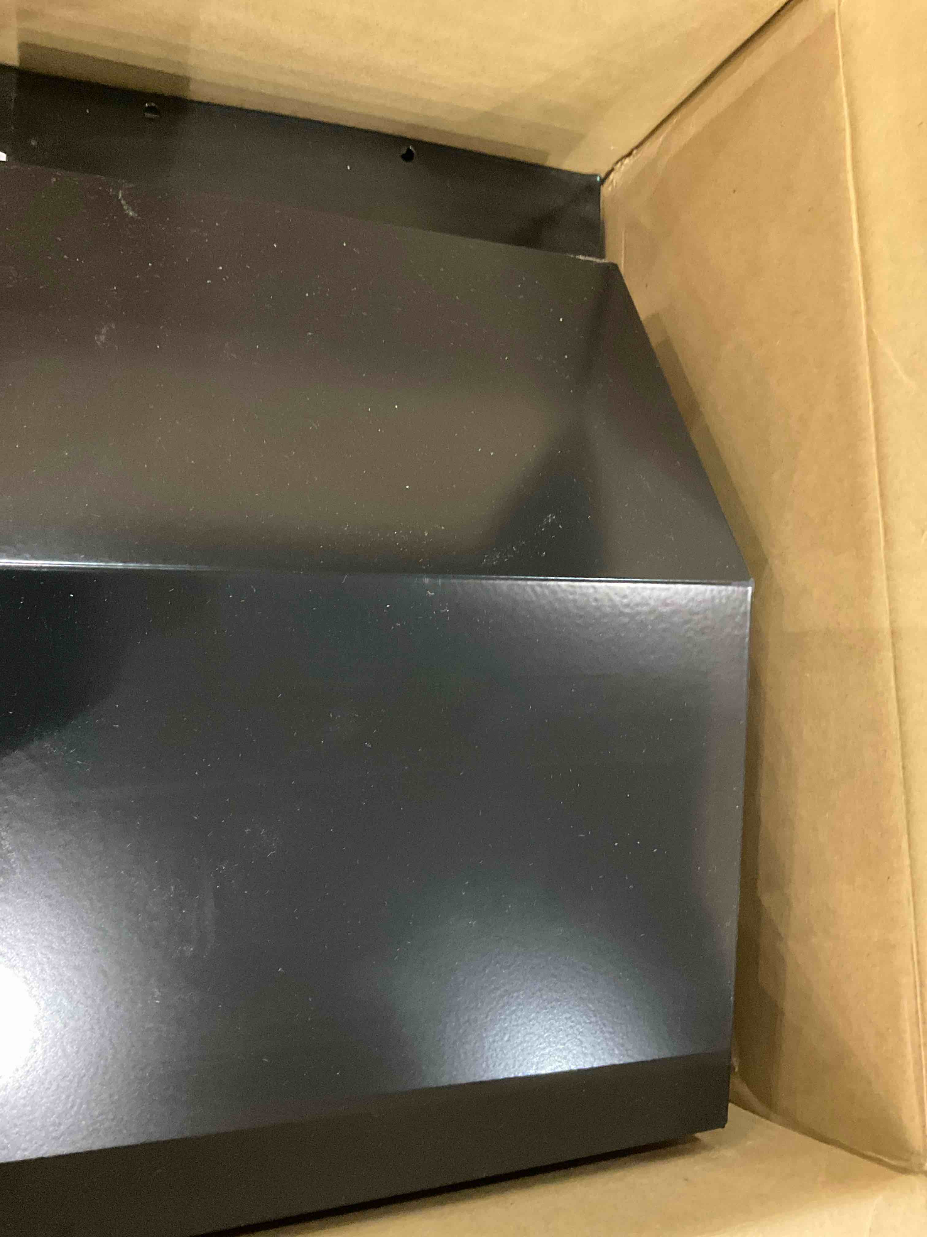 https://s3.amazonaws.com/lotting-images-prod/BargainHunt/EXS01145856_1708603890420.jpeg