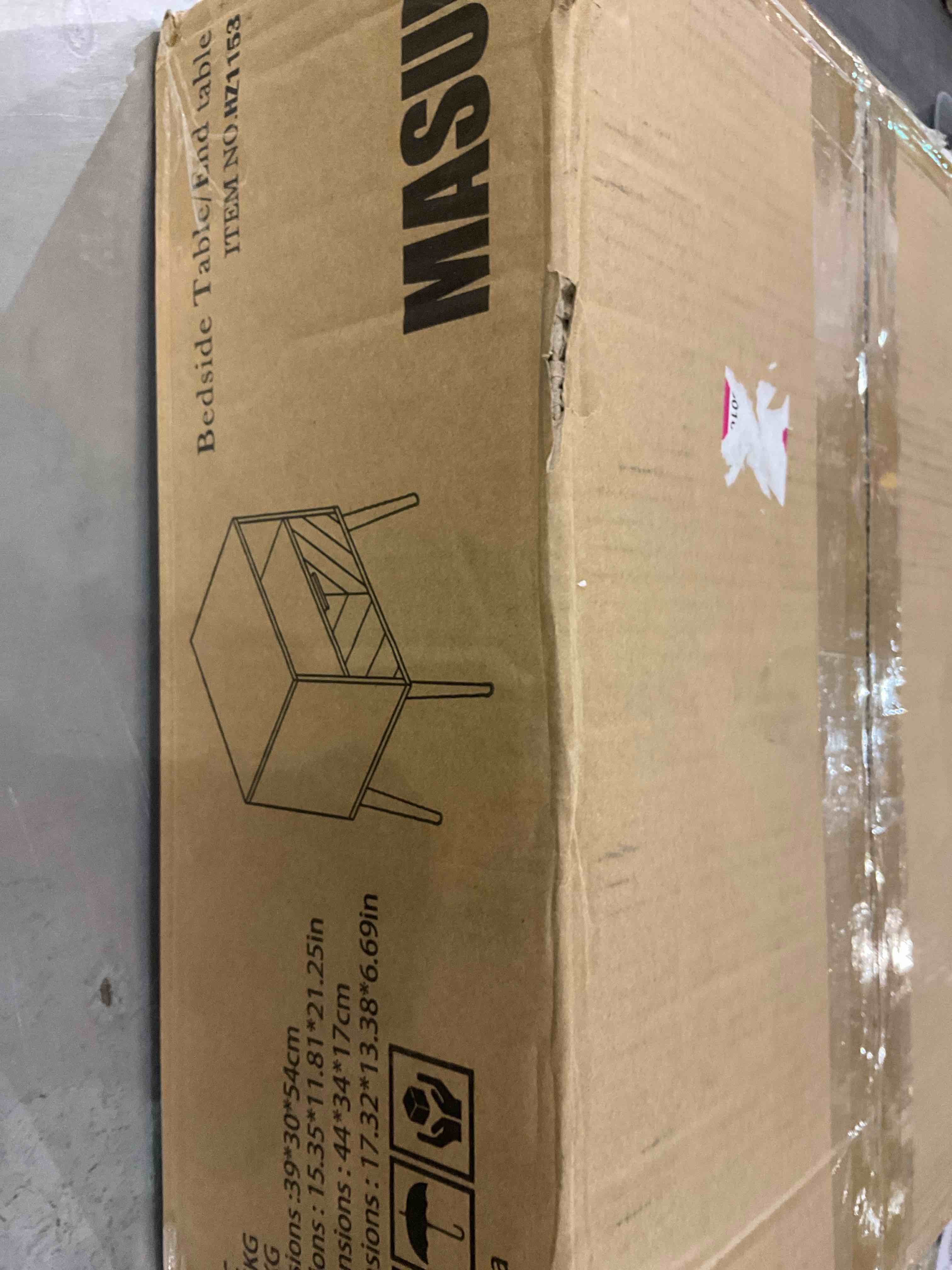 https://s3.amazonaws.com/lotting-images-prod/BargainHunt/EXS01145880_1708608330637.jpeg